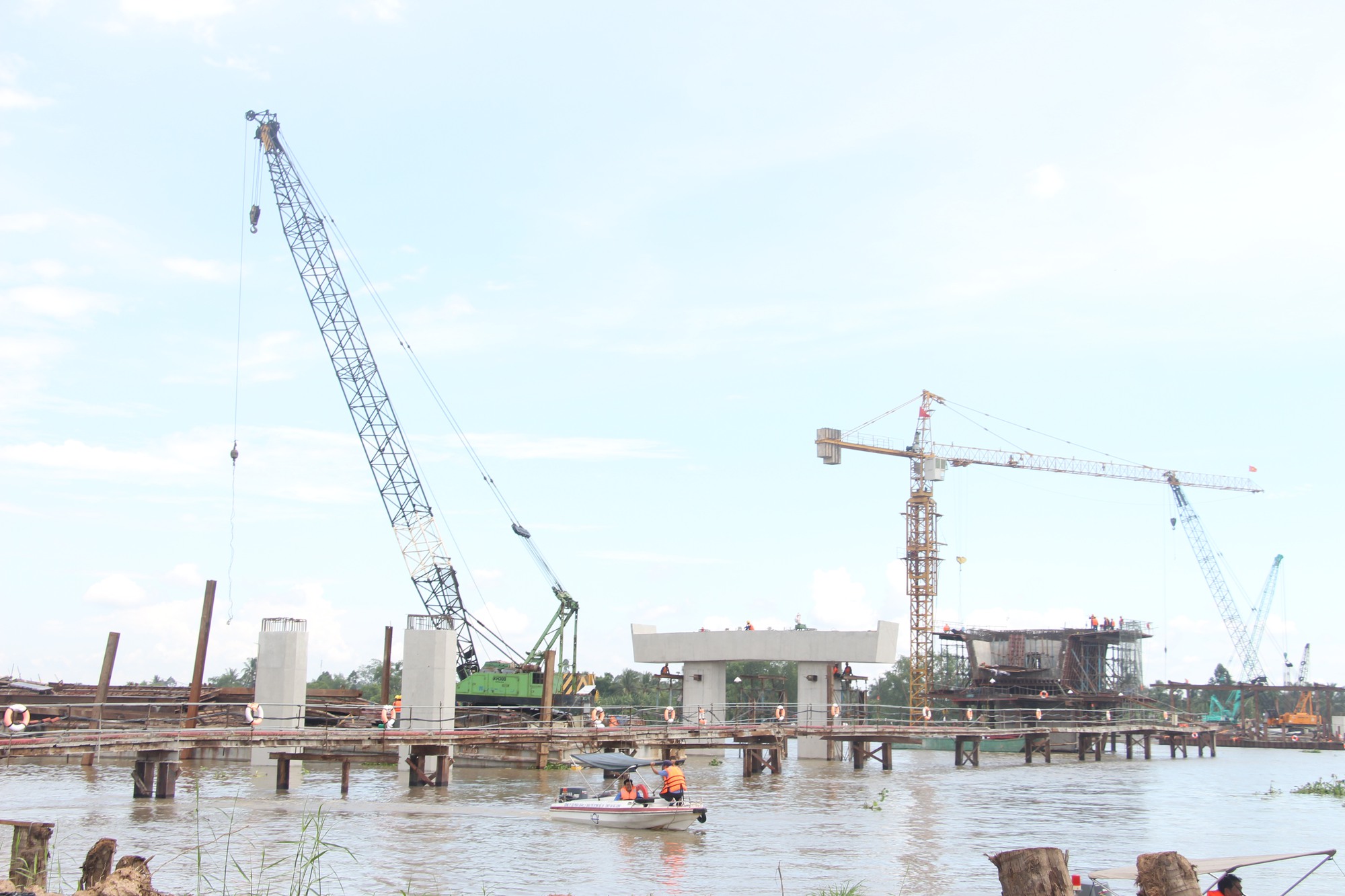 Không đẩy nhanh GPMB sẽ ảnh hưởng tiến độ Dự án cầu Rạch Miễu 2 - Ảnh 2. Không đẩy nhanh GPMB sẽ ảnh hưởng tiến độ Dự án cầu Rạch Miễu 2 - Ảnh 2.