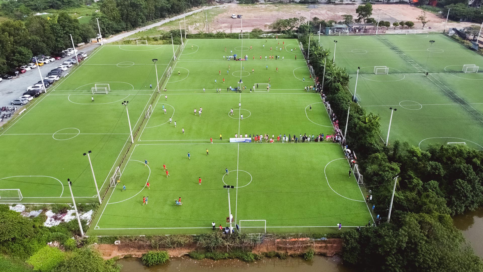 Định danh 4 đội thắng knockout Giải bóng đá ngành GTVT tranh Cup Tạp chí GTVT năm 2023 - Ảnh 1.