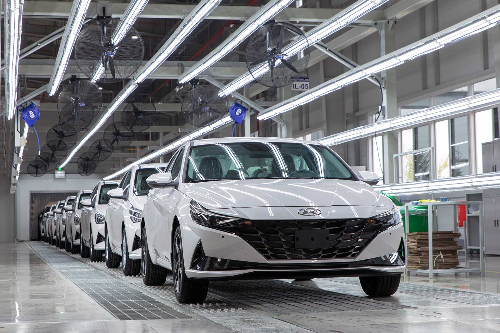 Lệ phí trước bạ xe CKD được giảm 50% sẽ giúp các doanh nghiệp sản xuất, lắp ráp ô tô trong nước trút bớt gánh nặng chi phí và tồn kho năm 2023. Lệ phí trước bạ xe CKD được giảm 50% sẽ giúp các doanh nghiệp sản xuất, lắp ráp ô tô trong nước trút bớt gánh nặng chi phí và tồn kho năm 2023.