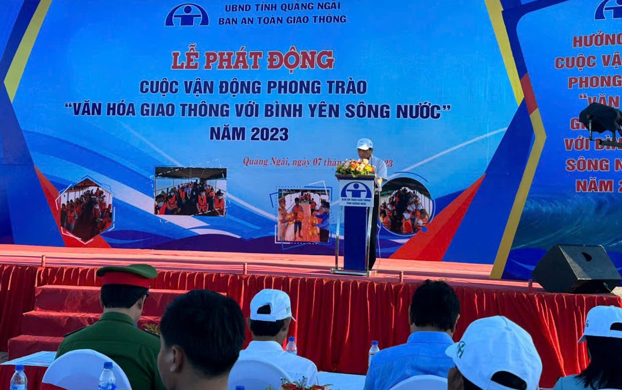 Quảng Ngãi chung sức xây dựng "Văn hóa giao thông với bình yên sông nước" - Ảnh 2.