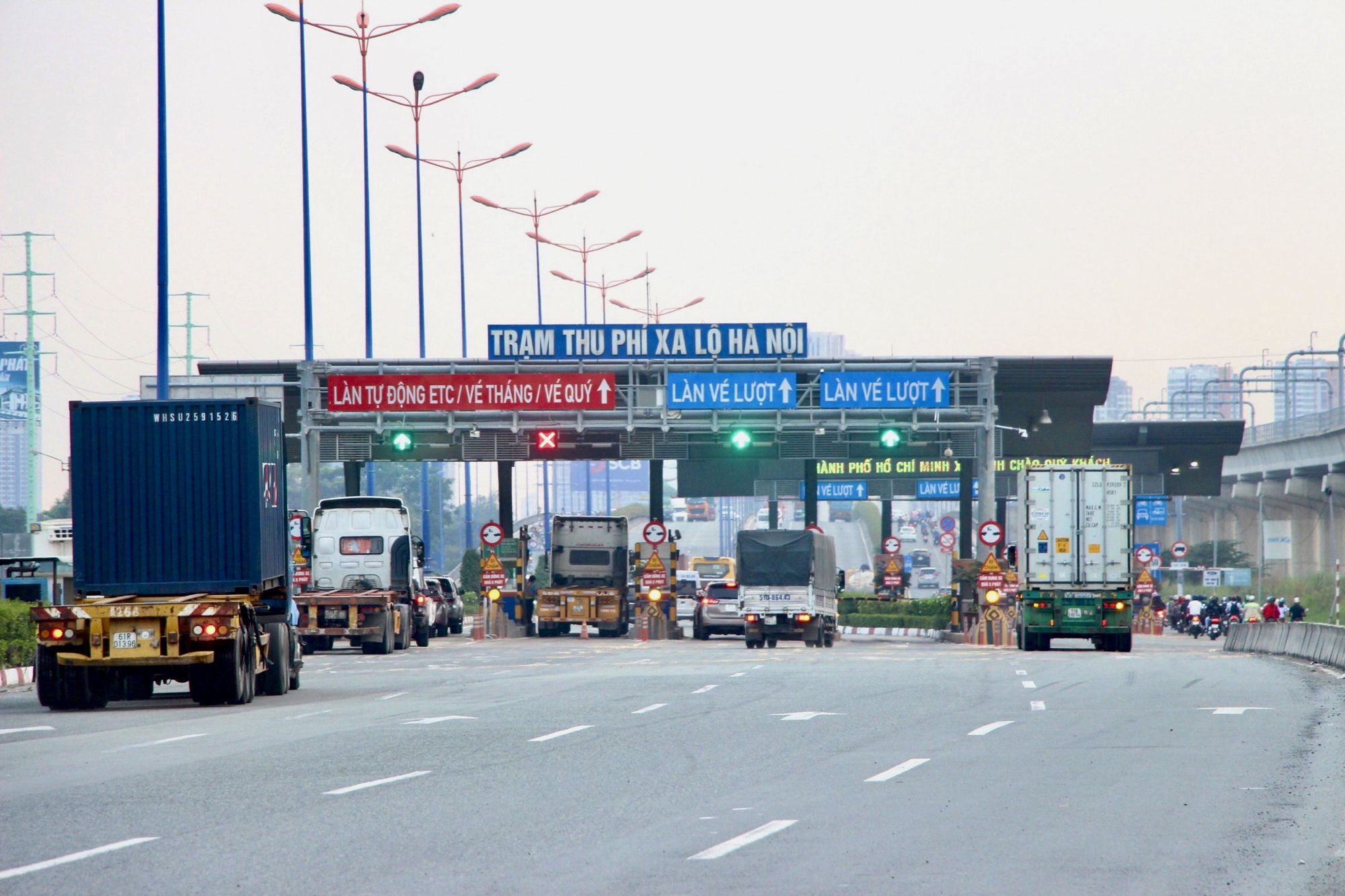 Ảnh: Cận cảnh đường Xa lộ Hà Nội được đổi tên thành đường Võ Nguyên Giáp - Ảnh 6.