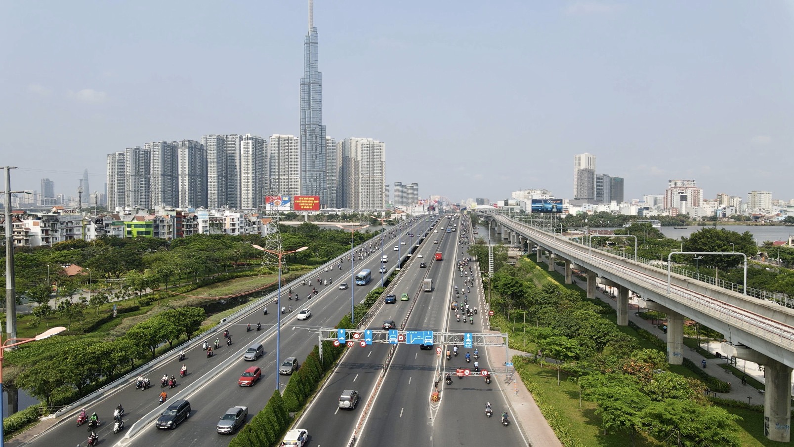 Ảnh: Cận cảnh đường Xa lộ Hà Nội được đổi tên thành đường Võ Nguyên Giáp - Ảnh 5.