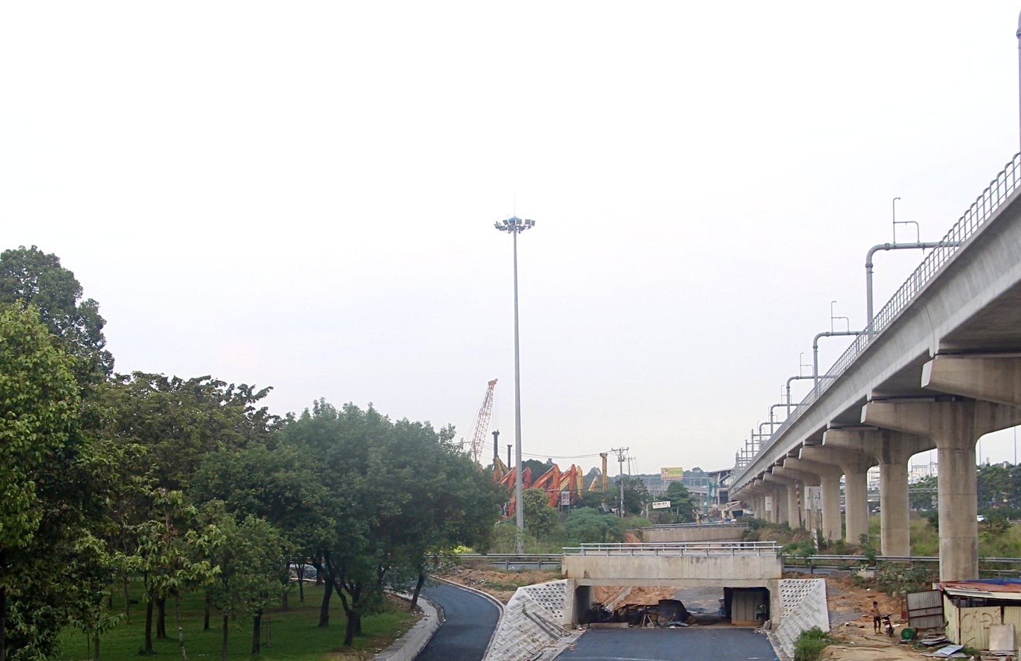 Ảnh: Cận cảnh đường Xa lộ Hà Nội được đổi tên thành đường Võ Nguyên Giáp - Ảnh 2.