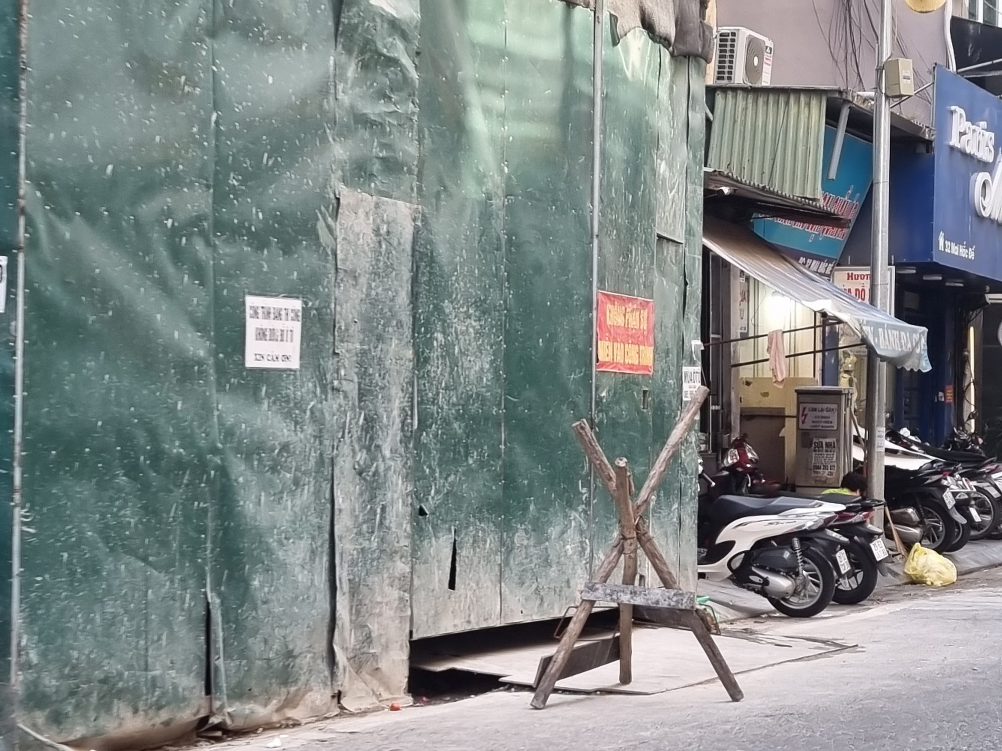 Người đi bộ khó tìm vỉa hè tại phường Nguyễn Du (Hai Bà Trưng – Hà Nội) - Ảnh 7.