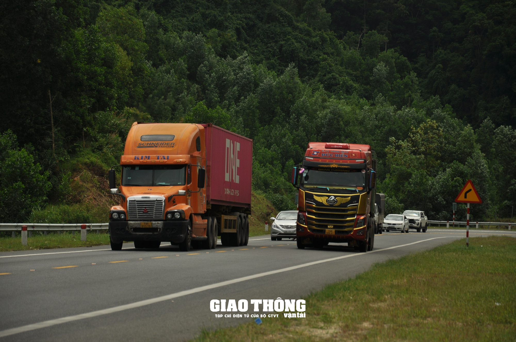 Điều chỉnh, bổ sung biển báo đảm bảo ATGT tuyến La Sơn-Túy Loan - Ảnh 11.