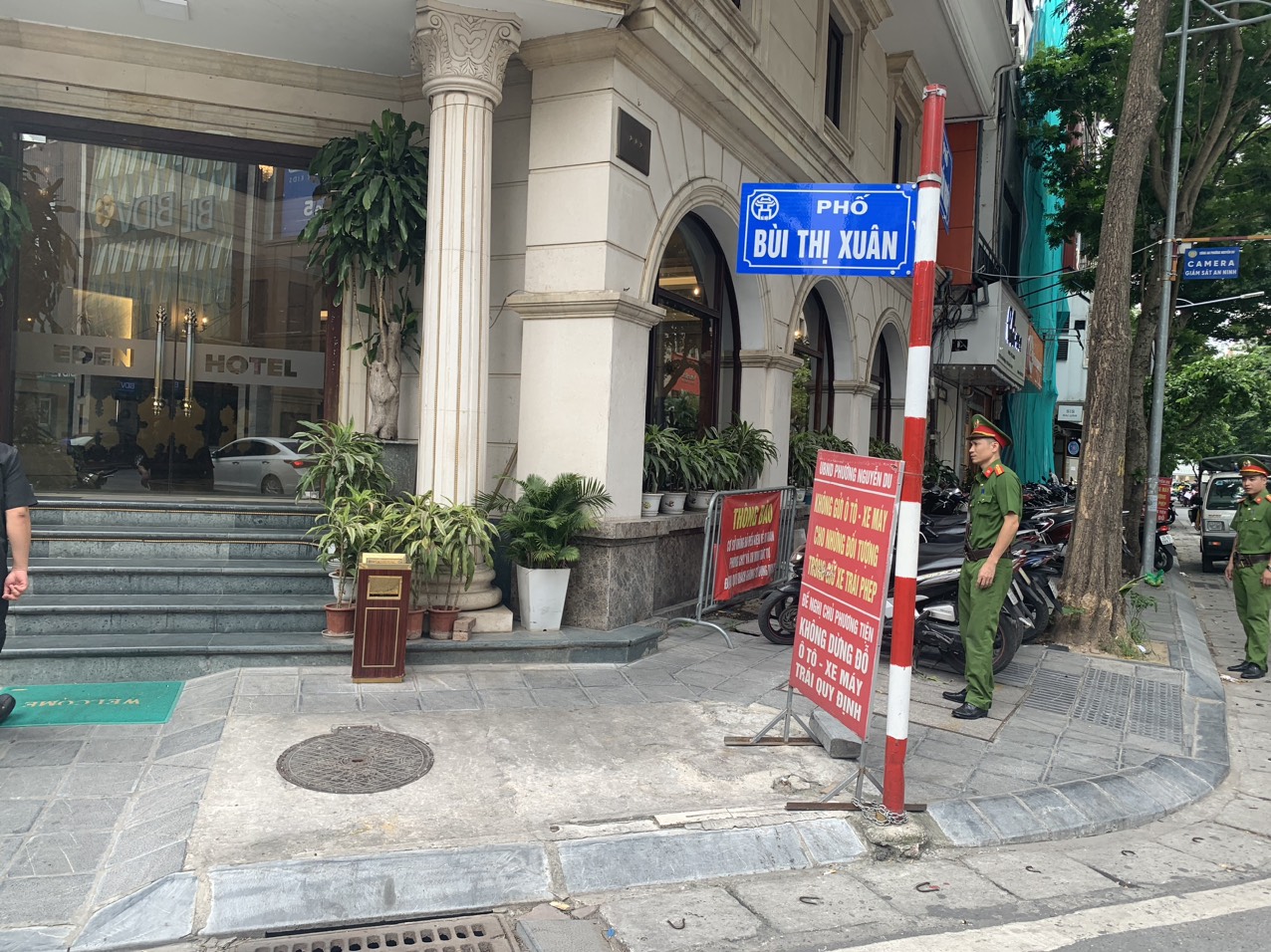 Hà Nội: Phường Nguyễn Du tăng cường xử lý trật tự đô thị sau phản ánh của Tạp chí Giao thông Vận Tải - Ảnh 2. Hà Nội: Phường Nguyễn Du tăng cường xử lý trật tự đô thị sau phản ánh của Tạp chí Giao thông Vận Tải - Ảnh 2.