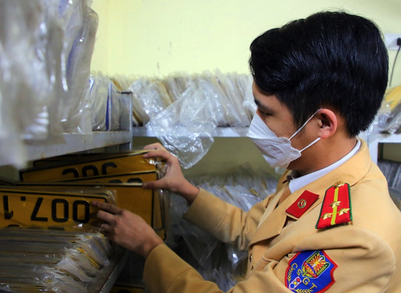 Từ ngày 15/8: Cấp biển số xe theo mã định danh đối với chủ phương tiện  - Ảnh 2.