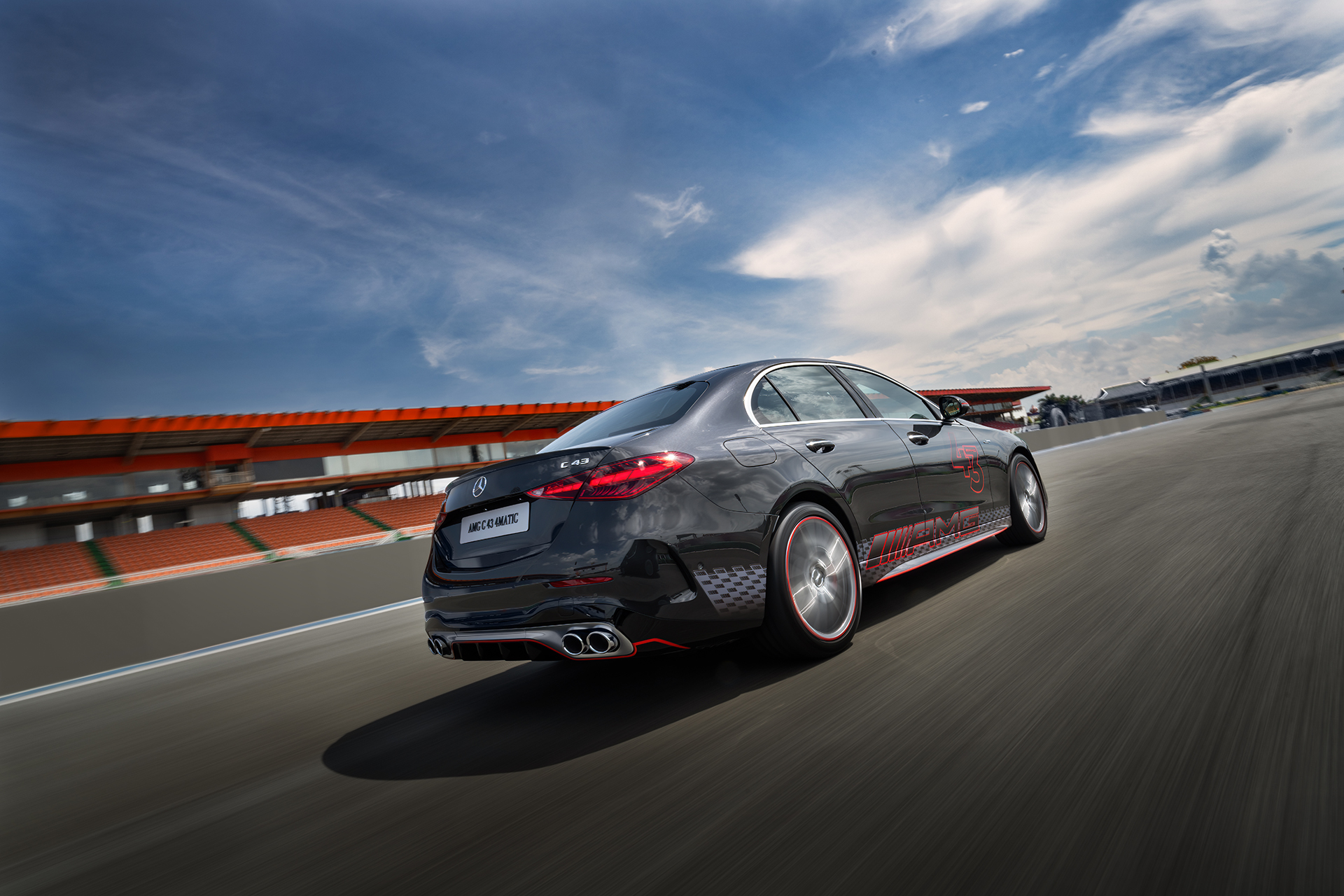 Chi tiết Mercedes-AMG C 43 4Matic lắp ráp trong nước giá gần 3 tỷ đồng - Ảnh 3. Mercedes-AMG C 43 4Matic 2023