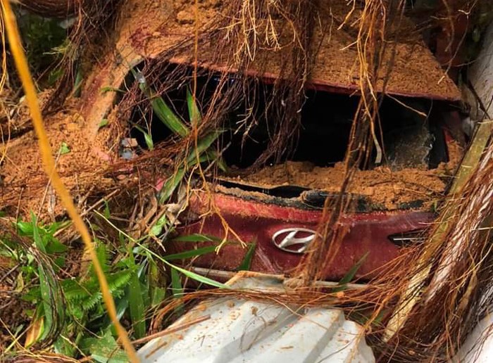 Hình ảnh hiện trường vụ sạt lở vùi lấp 3 chiến sĩ CSGT hy sinh - Ảnh 5.