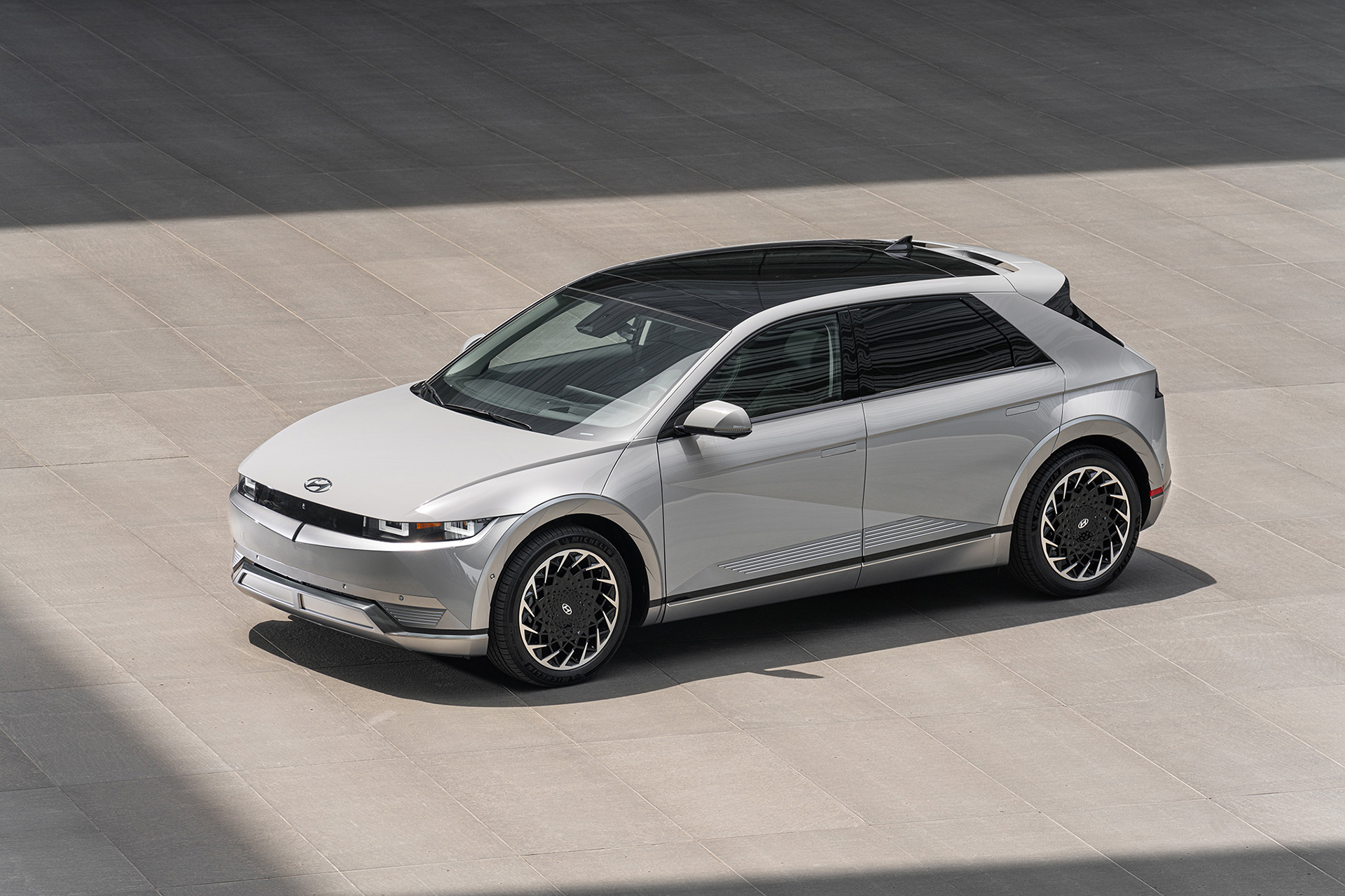 Xe điện Hyundai Ioniq 5 lắp ráp trong nước giá từ 1,3 tỷ đồng - Ảnh 1. Hyundai Ioniq 5