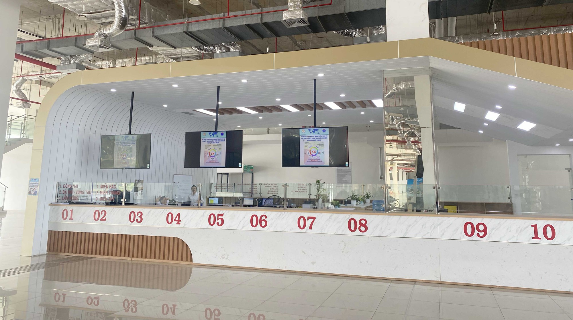 TP.HCM gia hạn xe trung chuyển hành khách miễn phí tại bến xe Miền Đông mới - Ảnh 3.