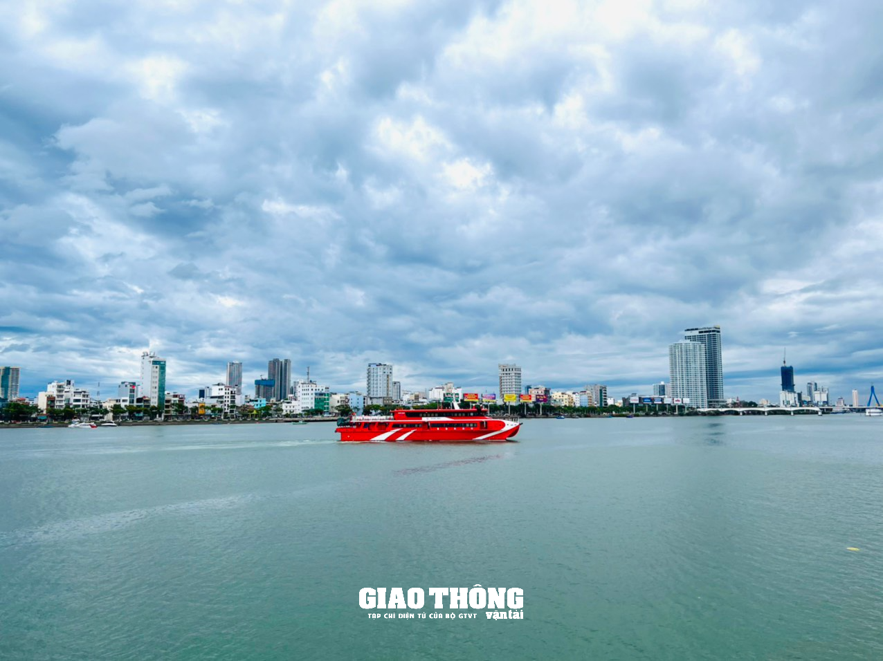 Đà Nẵng khai trương trung tâm giúp dân ứng phó với tình trạng kẹt xe, thiên tai - Ảnh 1.