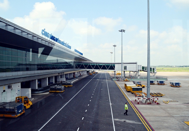 Đã đầu tư hơn 113 nghìn tỷ phát triển hạ tầng cảng hàng không trong 10 năm - Ảnh 1.