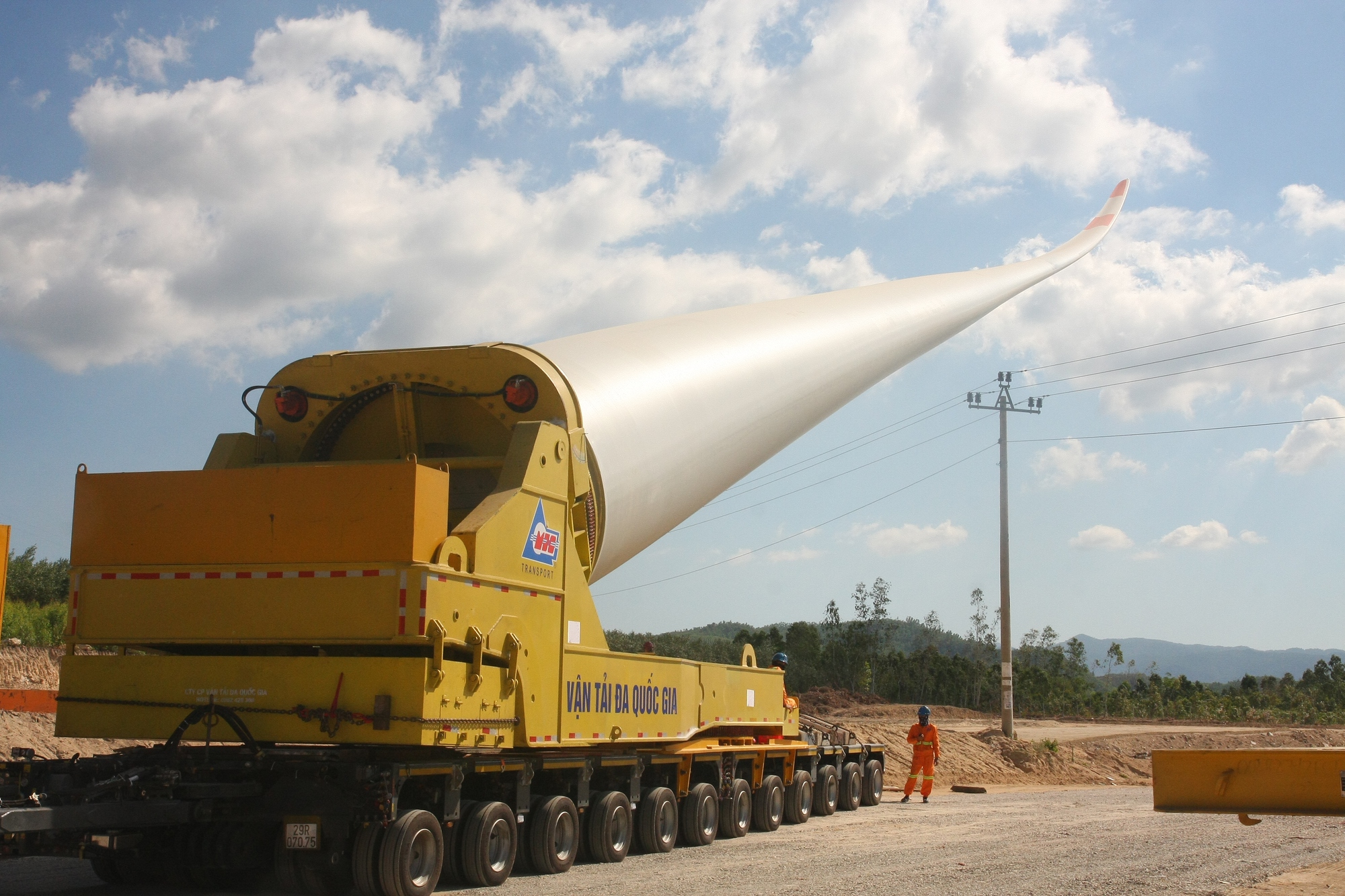 Xe chở container dài trên 20m có phải là hàng siêu trường không? - Ảnh 4.