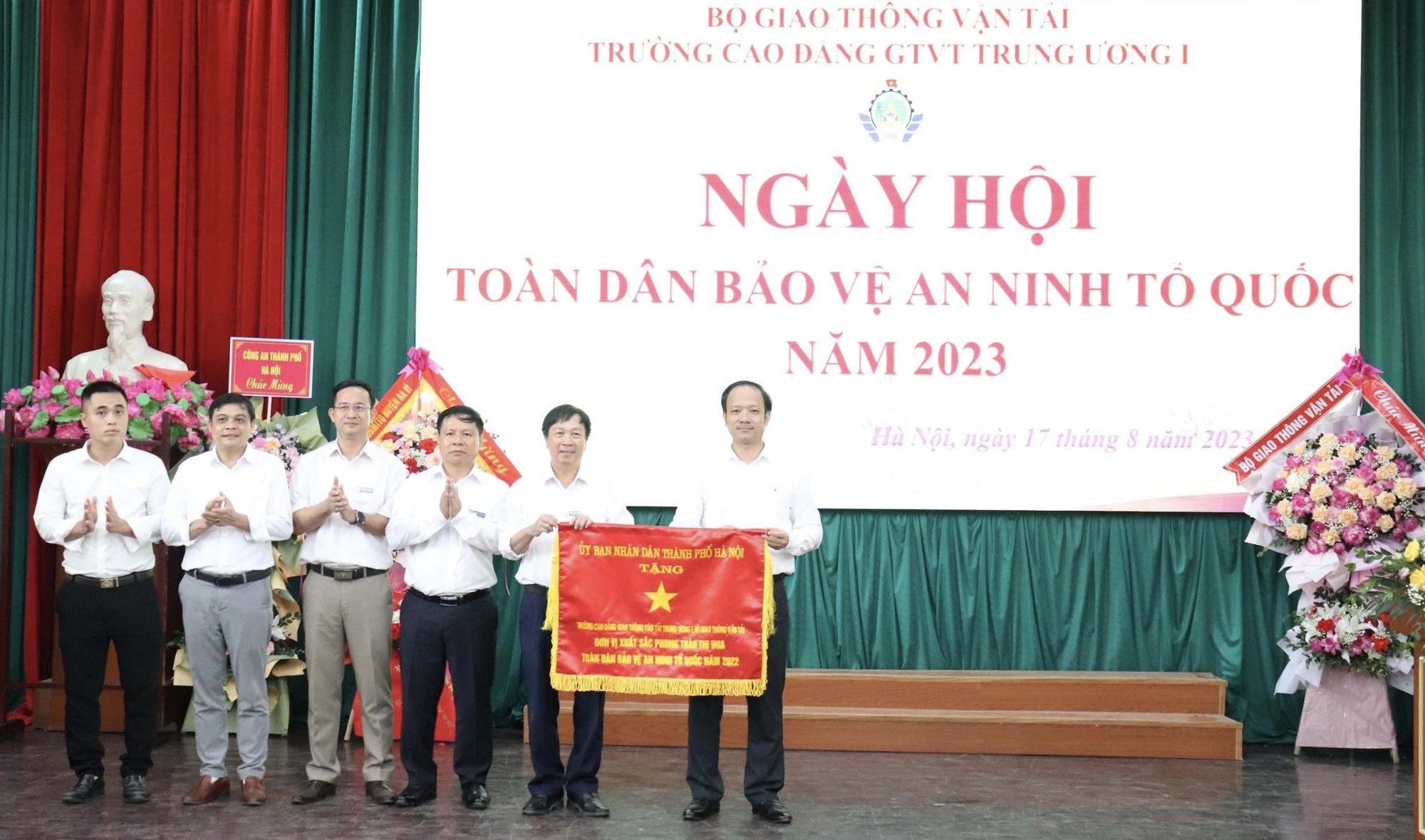 Trường Cao đẳng Giao thông vận tải Trung ương I tổ chức Ngày hội Toàn dân bảo vệ an ninh tổ quốc - Ảnh 1.
