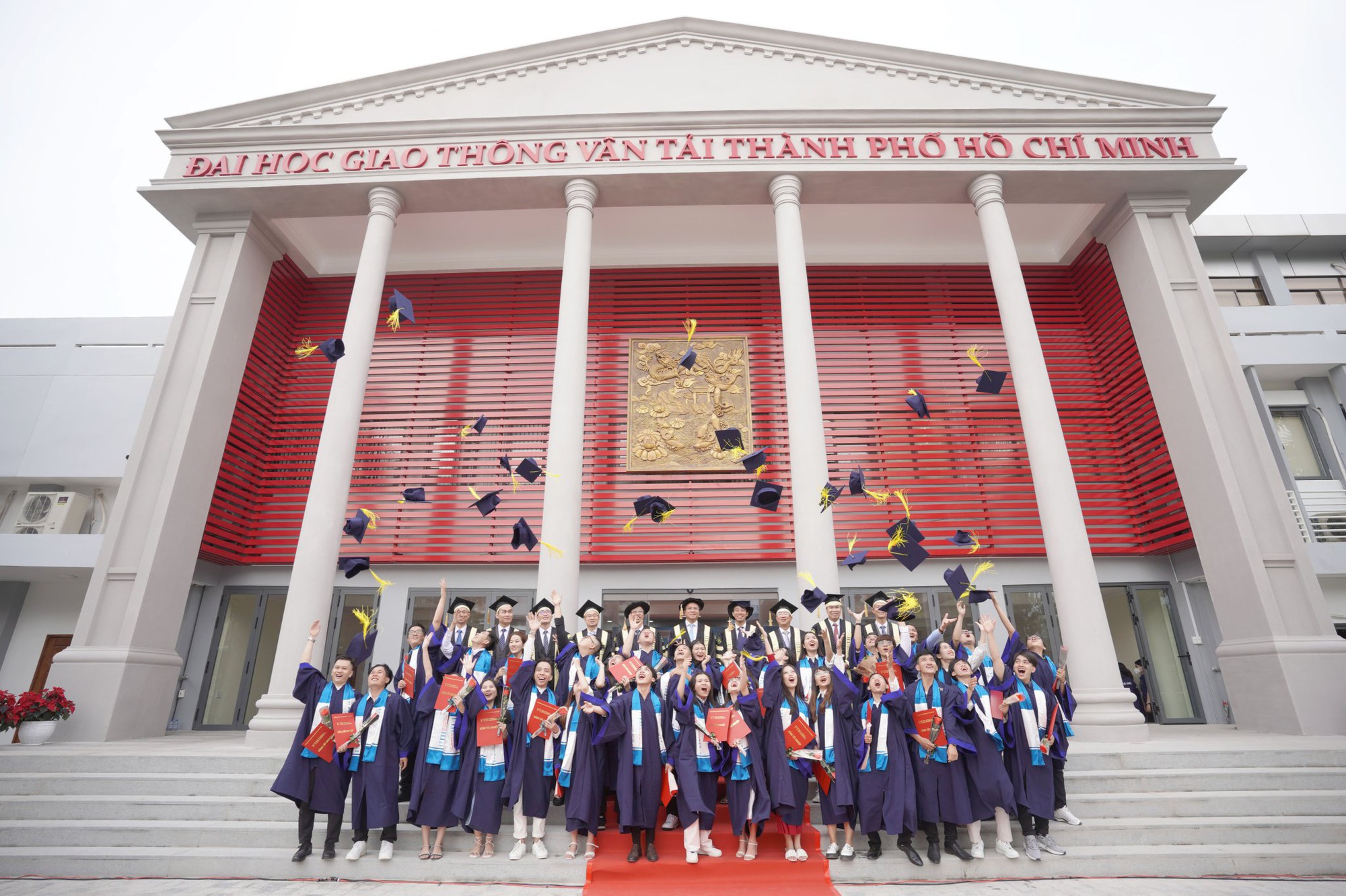 Điểm chuẩn Trường ĐH GTVT TP.HCM tăng vọt - Ảnh 1.