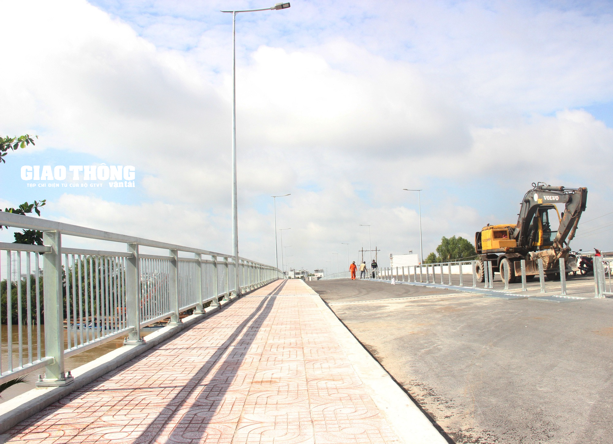 TP.HCM: Cận cảnh cầu Long Kiểng gần 600 tỷ đồng chuẩn bị thông xe vào dịp lễ Quốc khánh 2/9 - Ảnh 4. TP.HCM: Cận cảnh cầu Long Kiểng gần 600 tỷ đồng chuẩn bị thông xe vào dịp lễ Quốc khánh 2/9 - Ảnh 4.