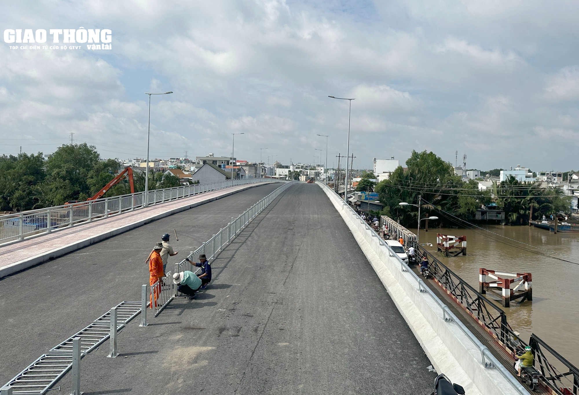 TP.HCM: Cận cảnh cầu Long Kiểng gần 600 tỷ đồng chuẩn bị thông xe vào dịp lễ Quốc khánh 2/9 - Ảnh 2. TP.HCM: Cận cảnh cầu Long Kiểng gần 600 tỷ đồng chuẩn bị thông xe vào dịp lễ Quốc khánh 2/9 - Ảnh 2.