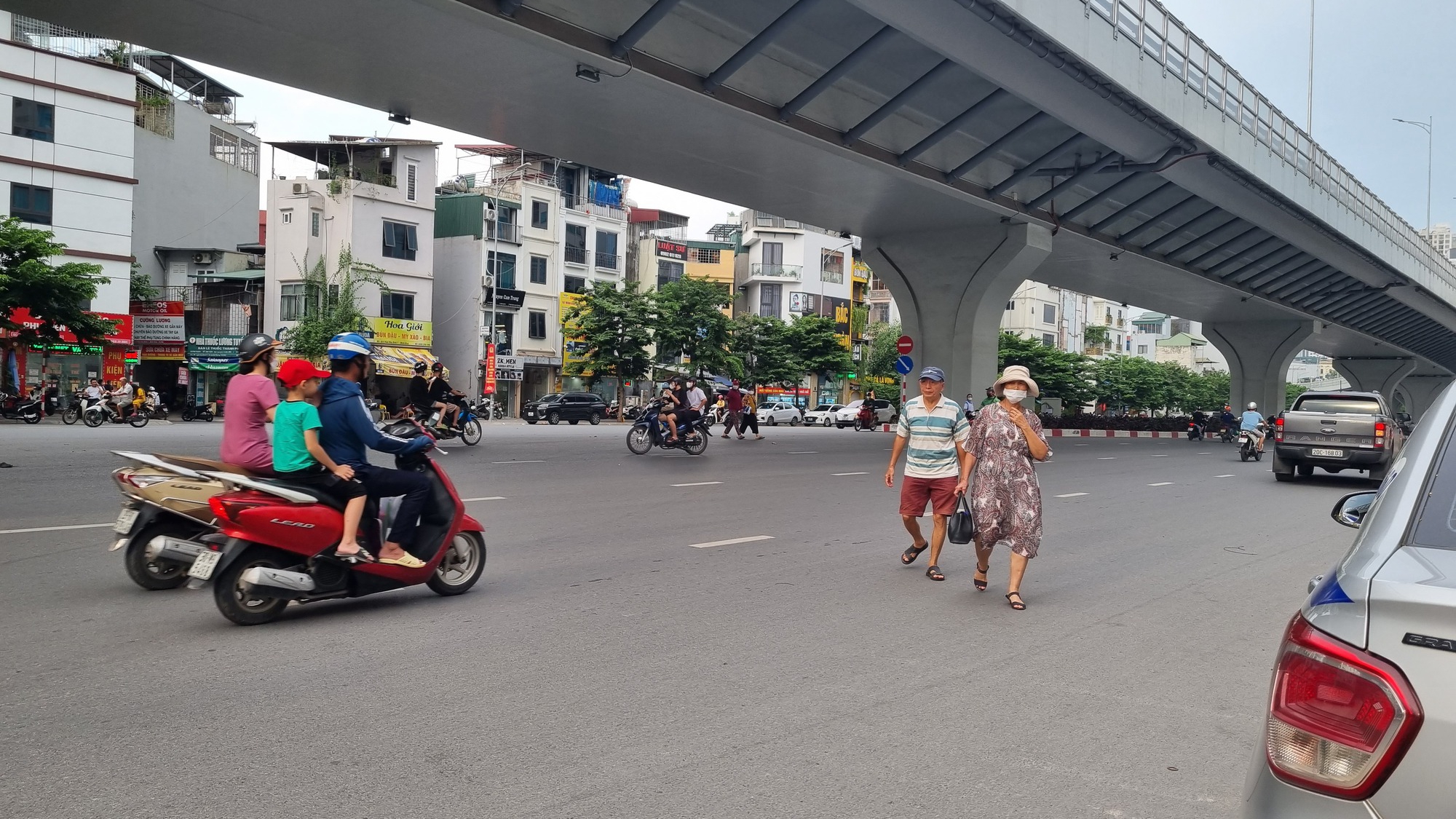 Hà Nội: Thiếu cầu bộ hành cho đường Vành đai 2 đoạn Vĩnh Tuy – Ngã Tư Sở - Ảnh 2.