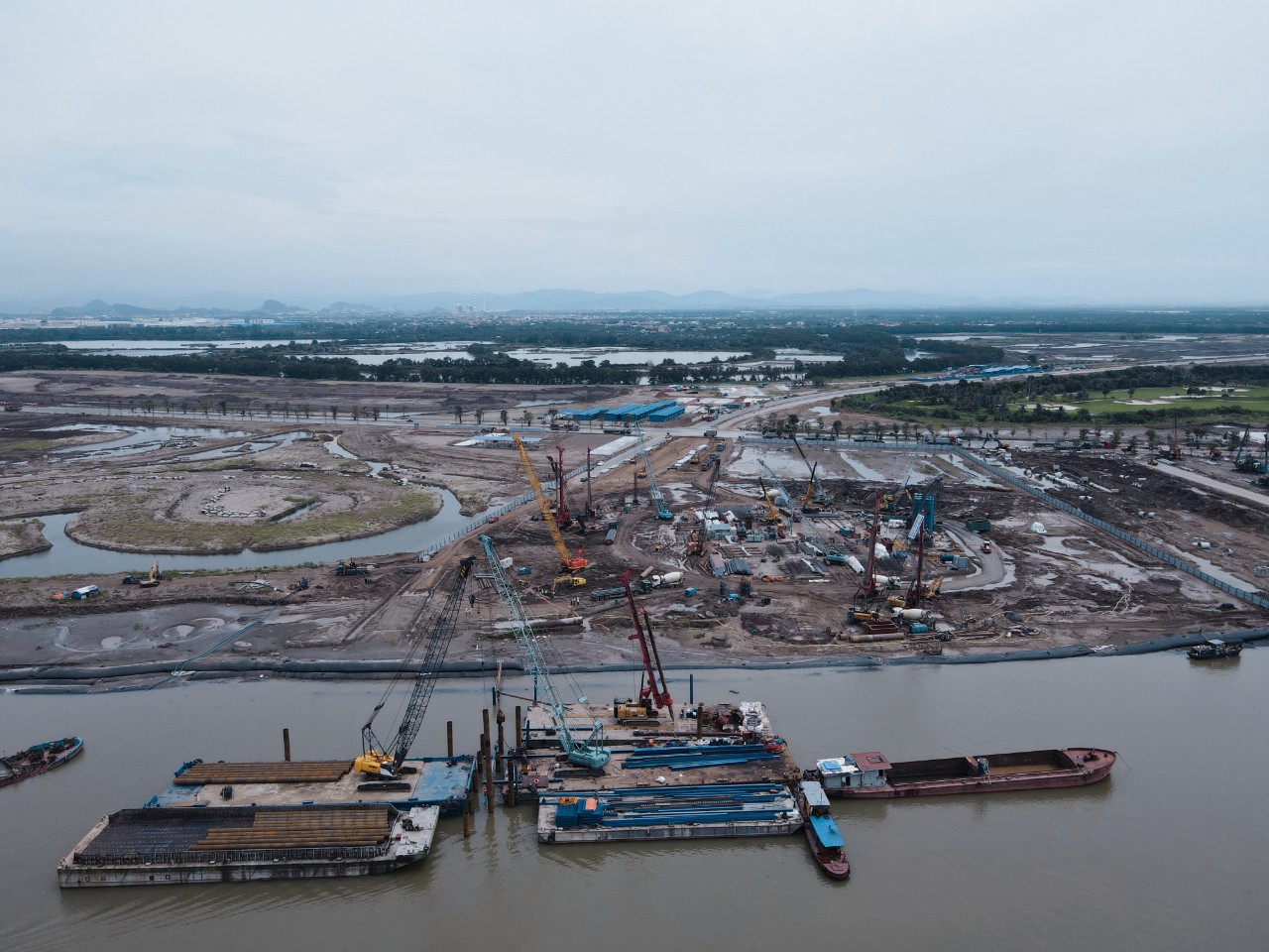 Ảnh: Hai nhà thầu lớn làm cầu dây văng hơn 2.000 tỷ đồng có tiến độ ngắn kỷ lục - Ảnh 9.