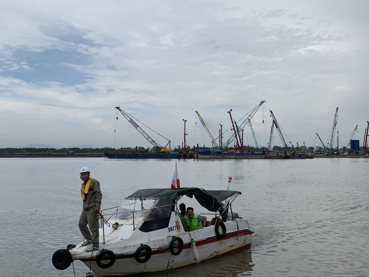 Ảnh: Hai nhà thầu lớn làm cầu dây văng hơn 2.000 tỷ đồng có tiến độ ngắn kỷ lục - Ảnh 13.