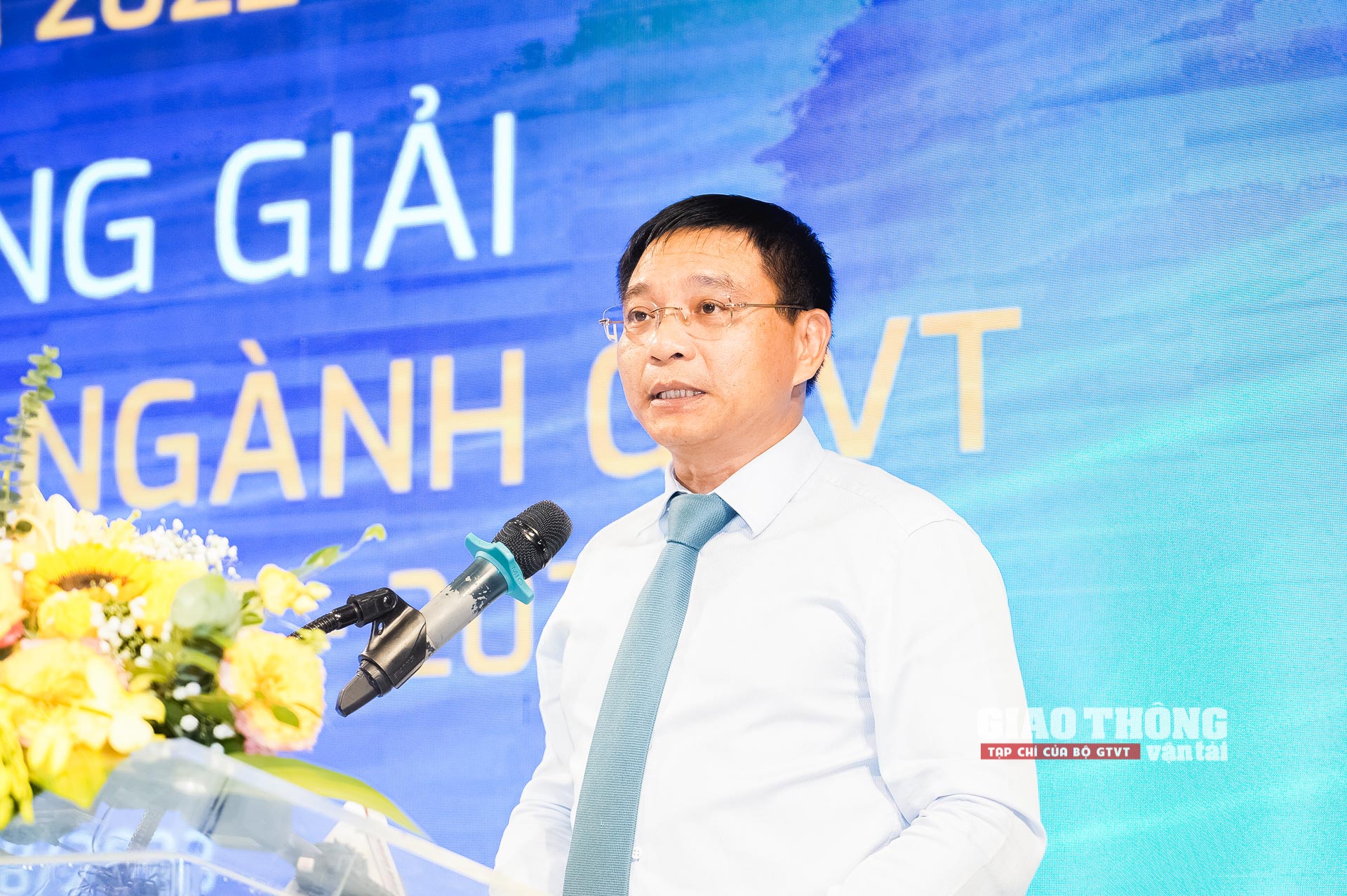 Loạt bài học lái xe theo DAT của Tạp chí GTVT giành giải Báo chí viết về ngành GTVT lần thứ IV - Ảnh 2.