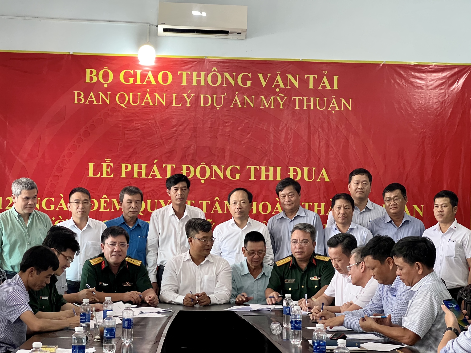 Phát động thi đua 120 ngày đêm hoàn thành cao tốc Mỹ Thuận - Cần Thơ  - Ảnh 1.