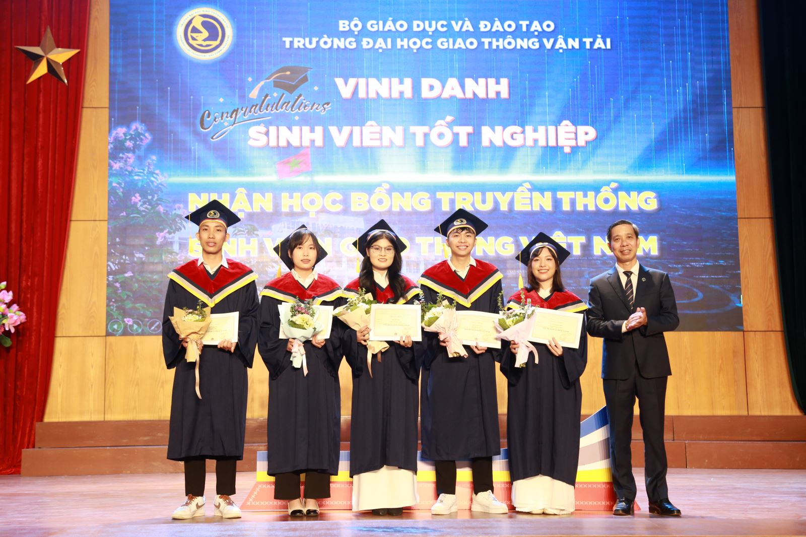 36,6% sinh viên khóa 59, 60 Trường Đại học GTVT tốt nghiệp loại Giỏi và Xuất sắc  - Ảnh 2.