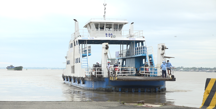 Khi nào đầu tư cầu thay thế phà Tân Châu - Hồng Ngự? - Ảnh 1. Khi nào đầu tư cầu thay thế phà Tân Châu - Hồng Ngự? - Ảnh 1.