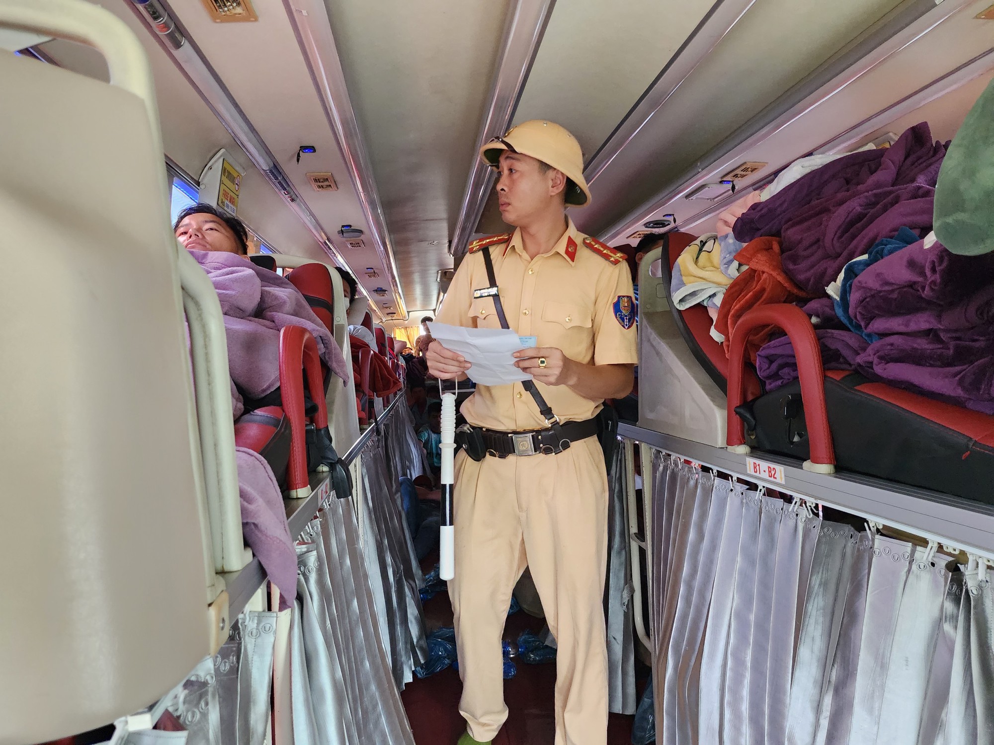 Công bố số điện thoại đường dây nóng về đảm bảo ATGT trên địa bàn cả nước - Ảnh 1.