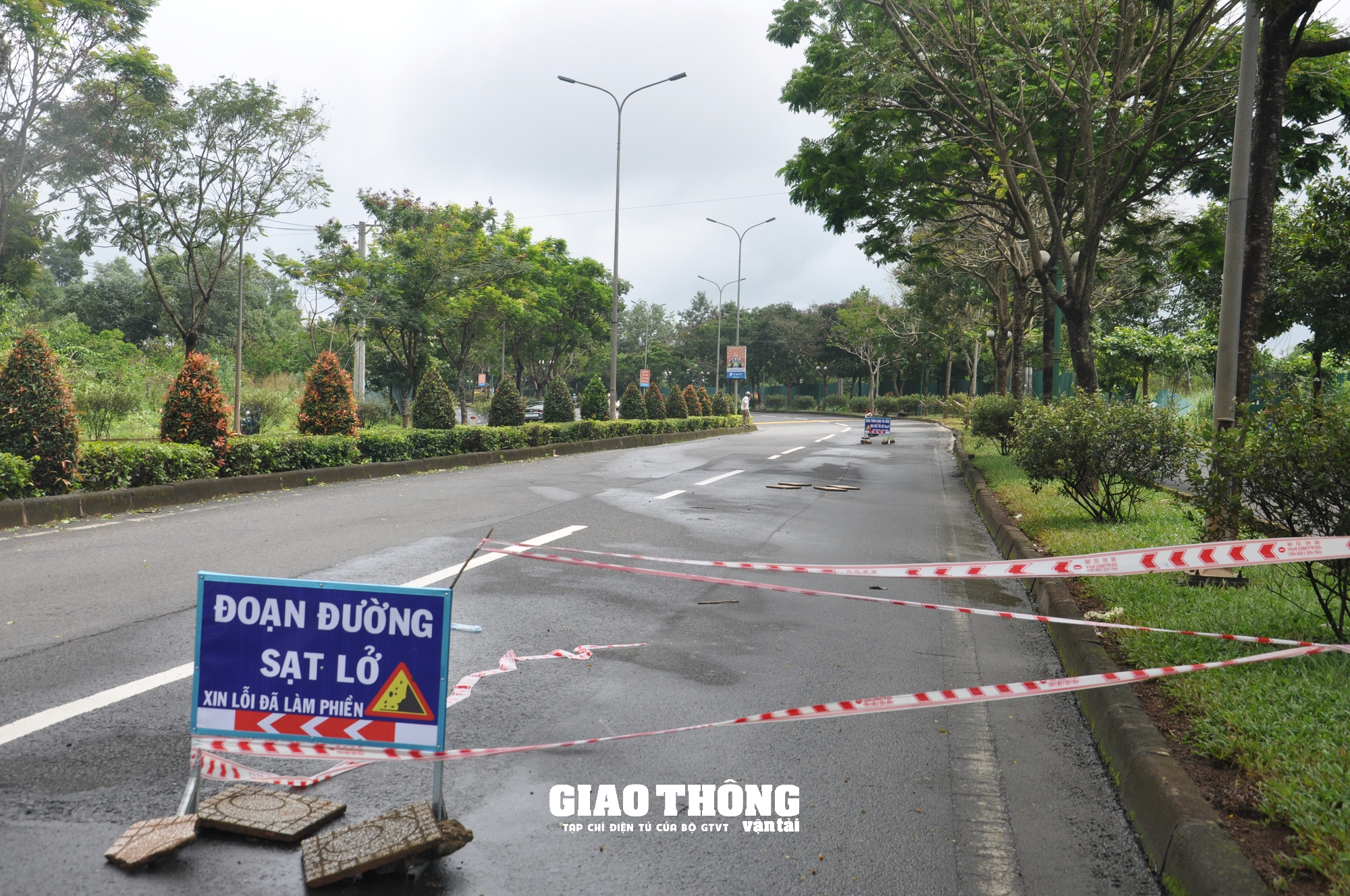 Cận cảnh sụt lún QL14 ở Đắk Nông: Vết sụt trượt liên tục mở rộng, nguy cơ mất đường - Ảnh 10.