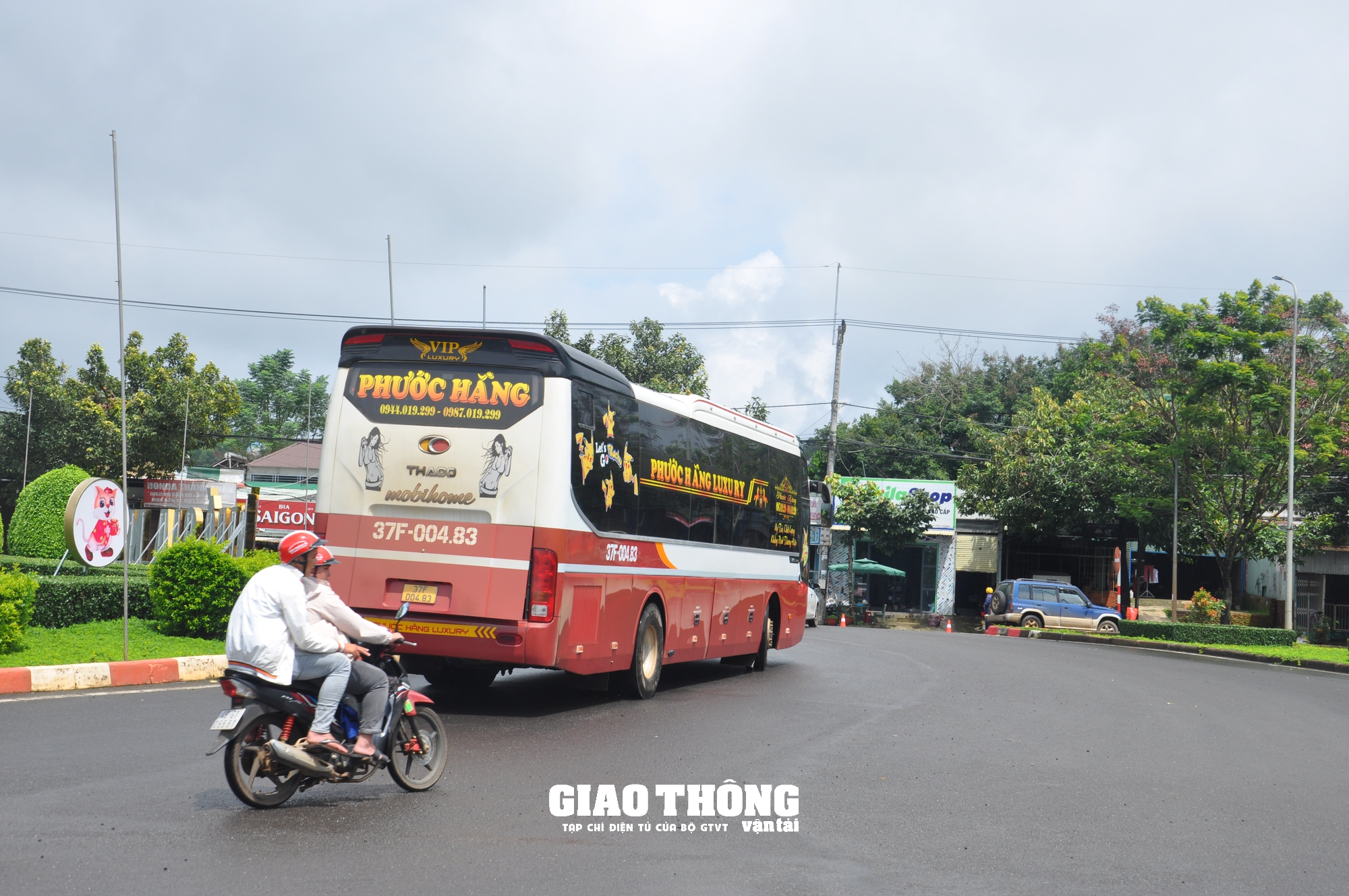 Cận cảnh sụt lún QL14 ở Đắk Nông: Vết sụt trượt liên tục mở rộng, nguy cơ mất đường - Ảnh 12.