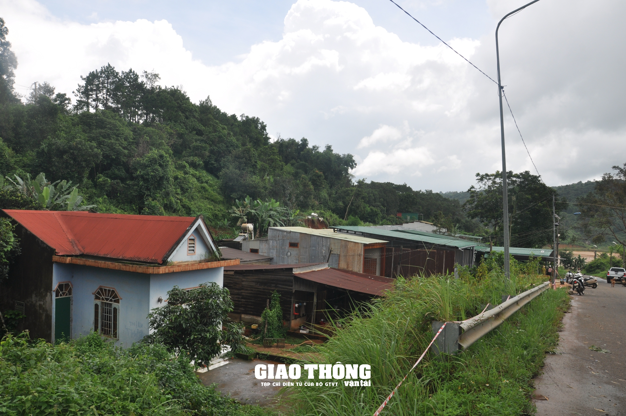 Sụt trượt nghiêm trọng QL14 ở Đắk Nông: - Ảnh 5.