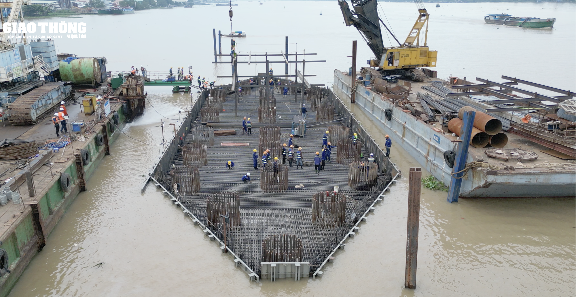 Video xuyên đêm thi công cầu Rạch Miễu 2 - Ảnh 5. Video xuyên đêm thi công cầu Rạch Miễu 2 - Ảnh 5.