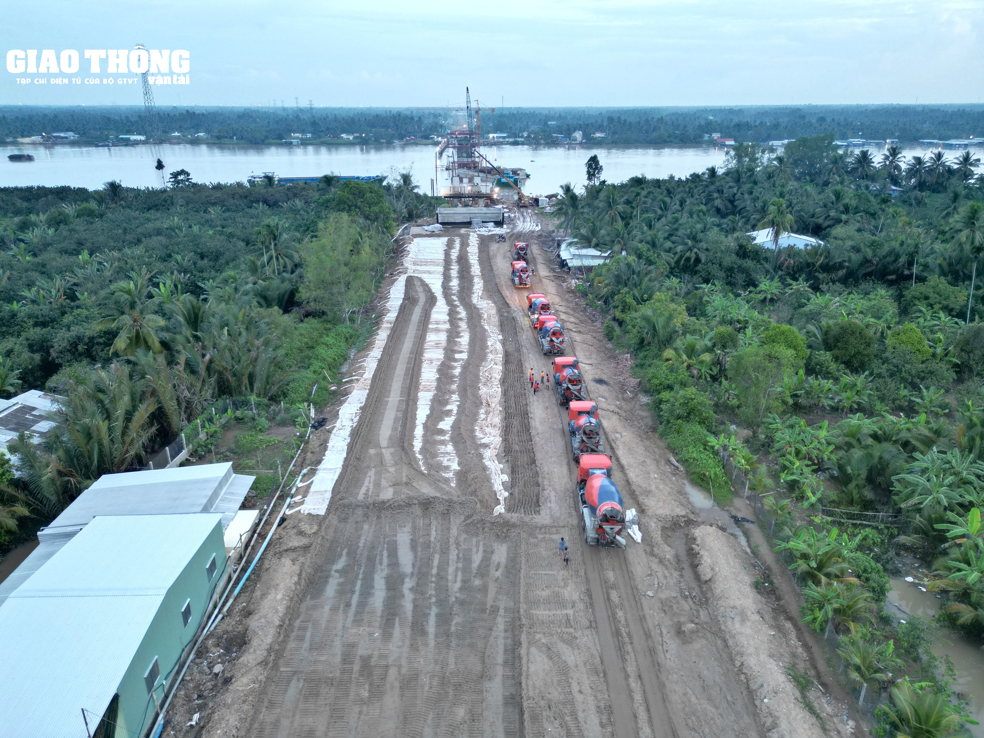 Video xuyên đêm thi công cầu Rạch Miễu 2 - Ảnh 7. Video xuyên đêm thi công cầu Rạch Miễu 2 - Ảnh 7.