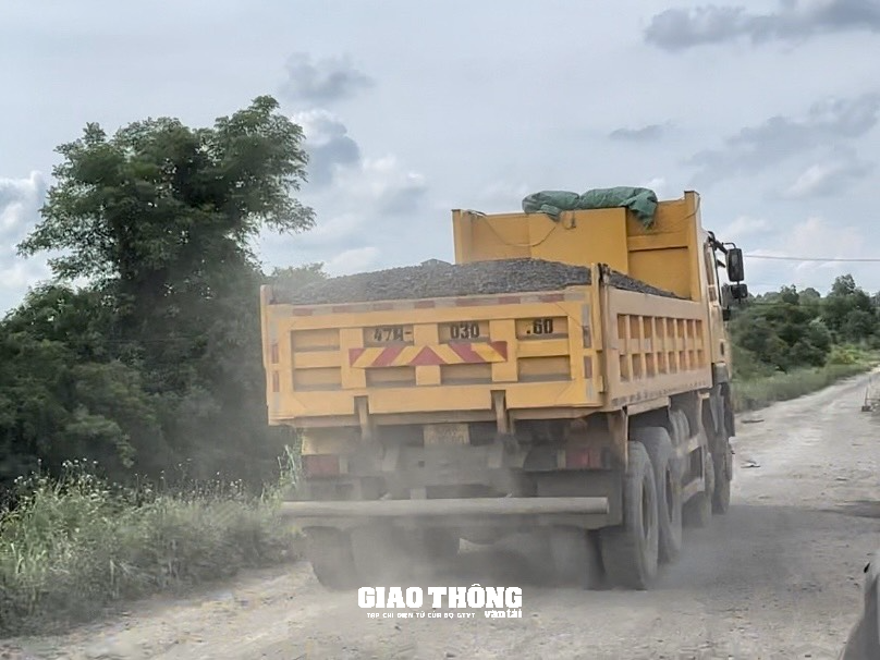 Đường 100 tỷ ở Đắk Lắk thi công ẩu... làm khổ người dân - Ảnh 7.