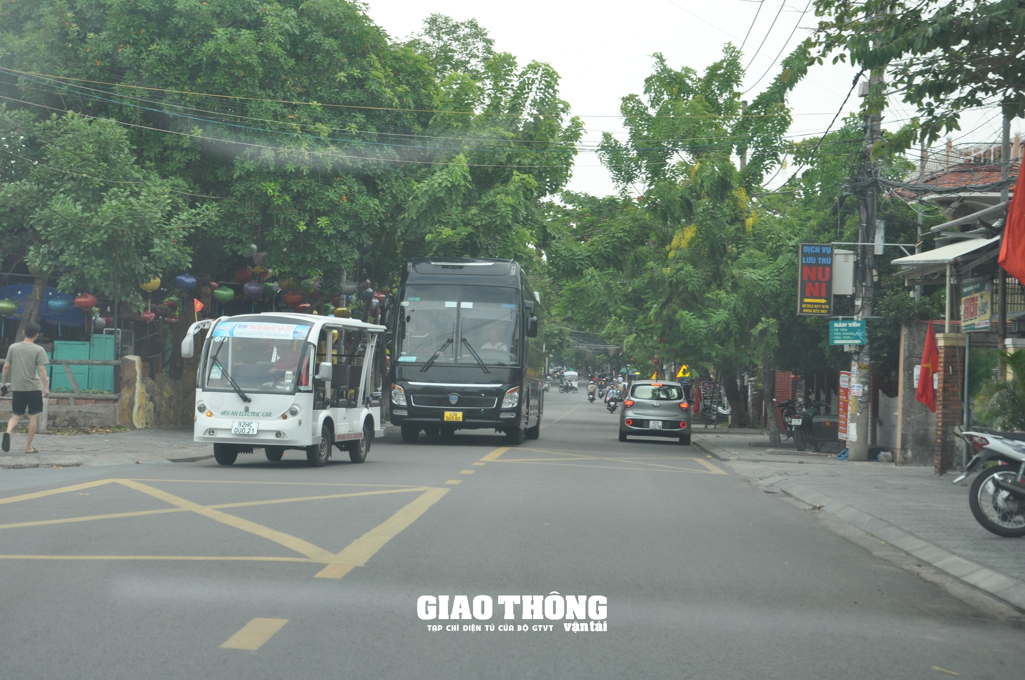 CSGT Hội An nỗ lực đảm bảo TTATGT phục vụ du lịch kỳ nghỉ lễ Quốc khánh 2/9 - Ảnh 4.