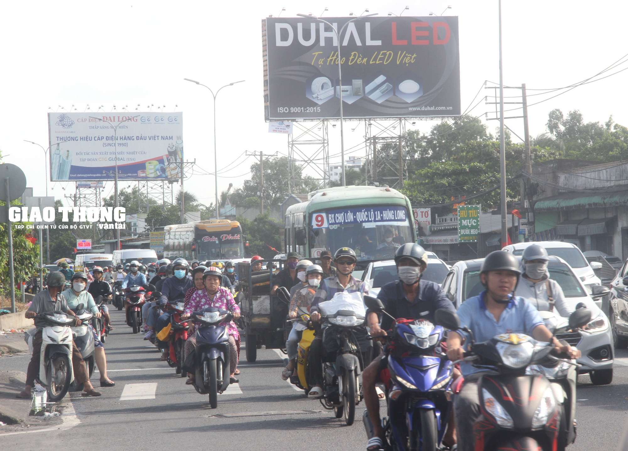 TP.HCM hàng nghìn người dân miền Tây đổ về quê nghỉ lễ 2/9 - Ảnh 14.