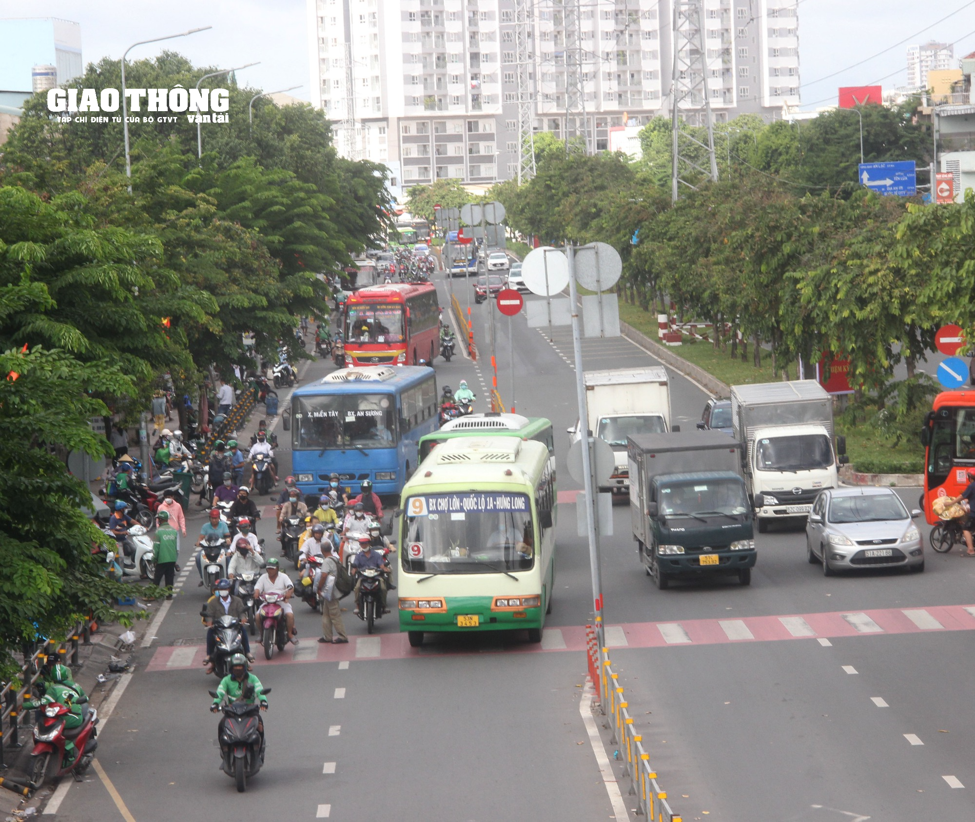 TP.HCM hàng nghìn người dân miền Tây đổ về quê nghỉ lễ 2/9 - Ảnh 8.