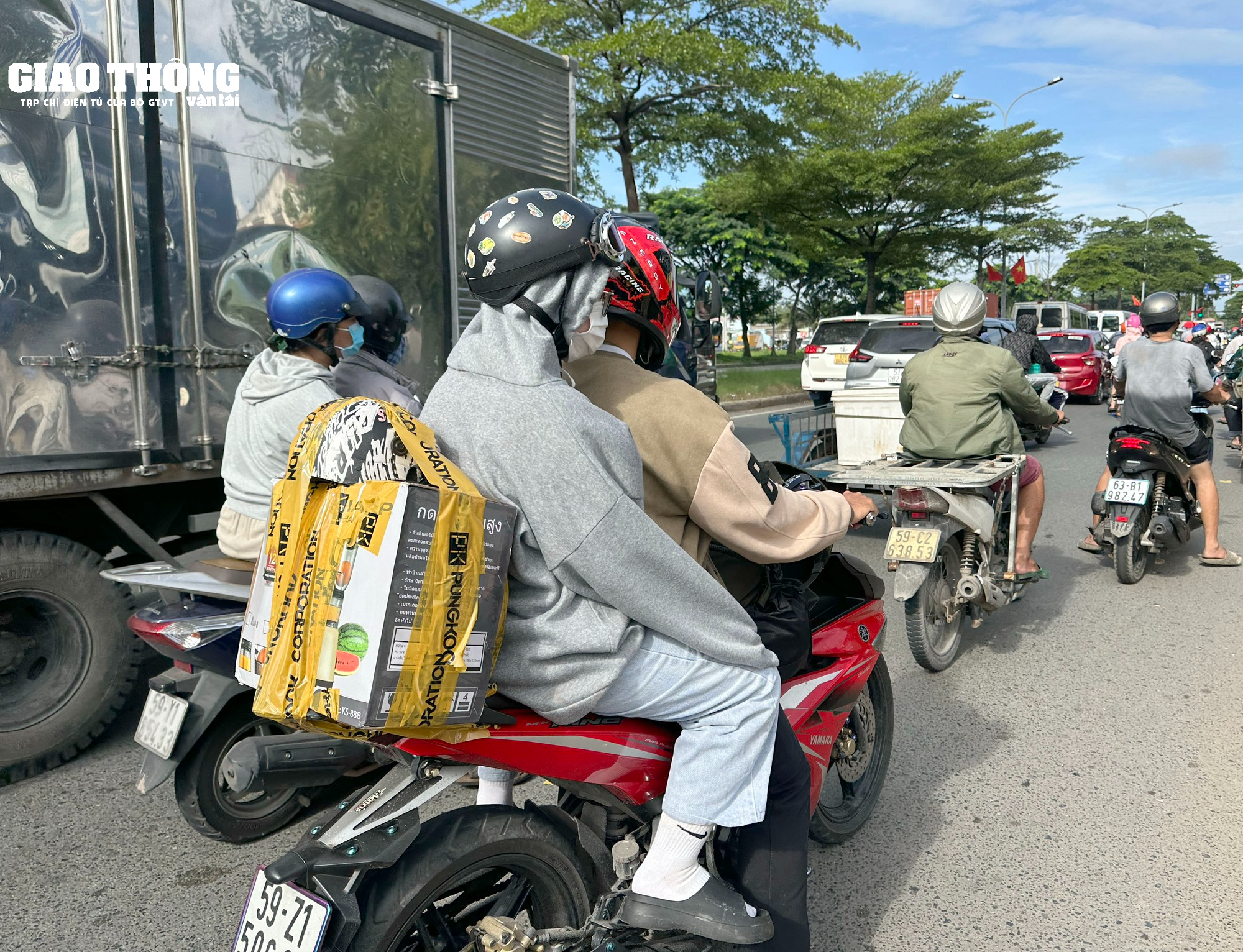 TP.HCM hàng nghìn người dân miền Tây đổ về quê nghỉ lễ 2/9 - Ảnh 11.