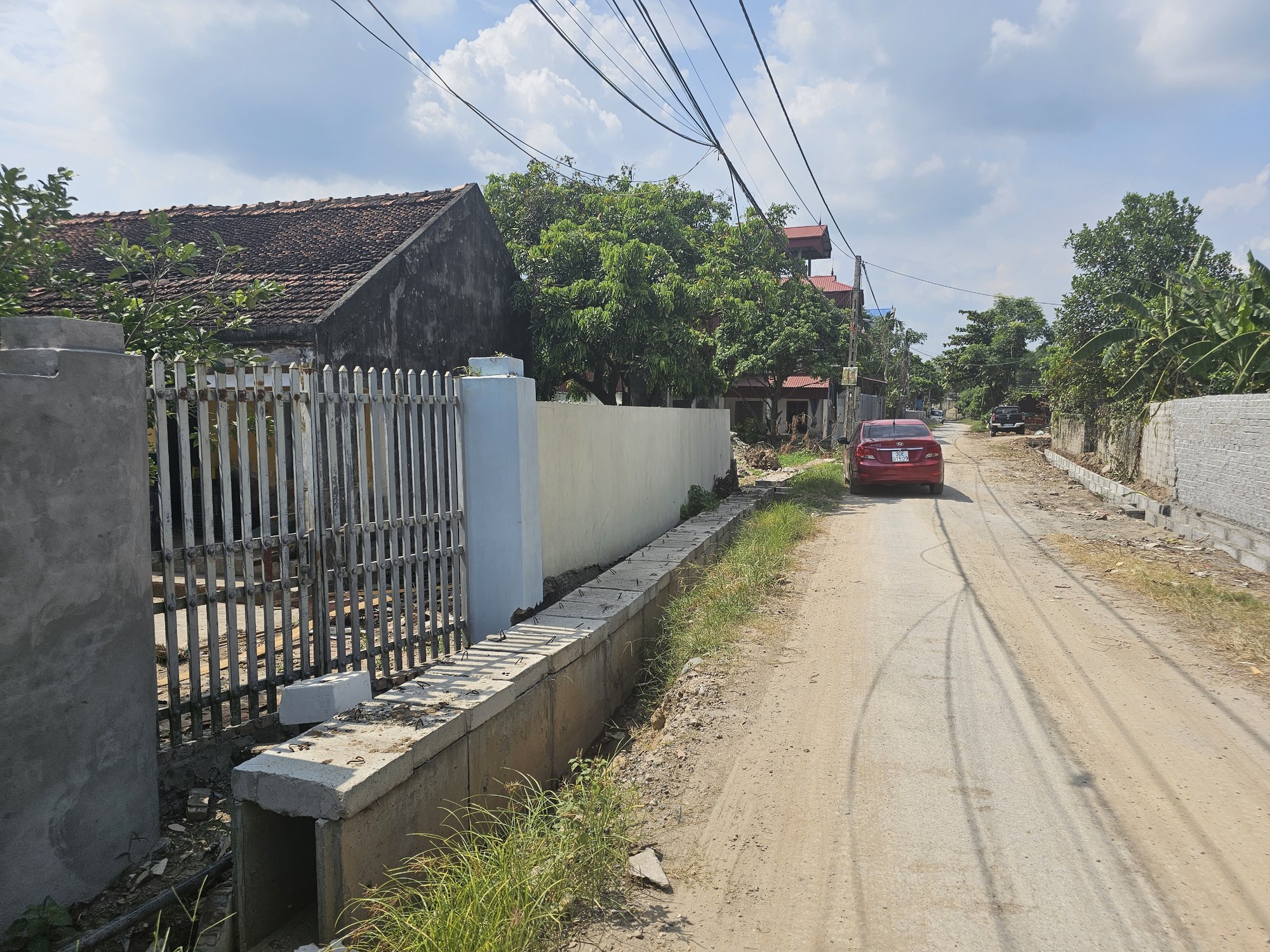 Huyện Ân Thi, tỉnh Hưng Yên: Dấu hiệu thi công ẩu, sai thiết kế dự án nâng cấp đường giao thông - Ảnh 1. Huyện Ân Thi, tỉnh Hưng Yên: Dấu hiệu thi công ẩu, sai thiết kế dự án nâng cấp đường giao thông - Ảnh 1.