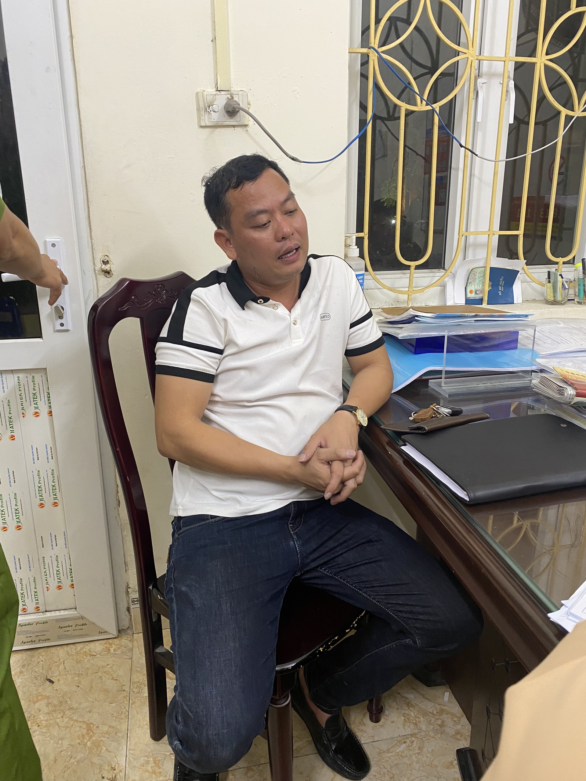 Chân dung lái ô tô "xỉn", không chấp hành lạng lách trên đường rồi tông thẳng vào chiến sĩ CSGT - Ảnh 1.