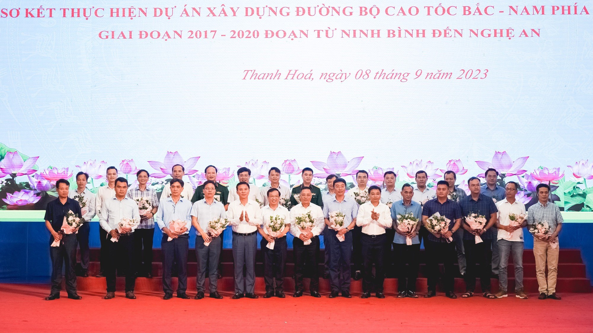 Những bài học kinh nghiệm quý tạo đột phá làm cao tốc đi qua 3 tỉnh - Ảnh 2. Những bài học kinh nghiệm quý tạo đột phá làm cao tốc đi qua 3 tỉnh - Ảnh 2.