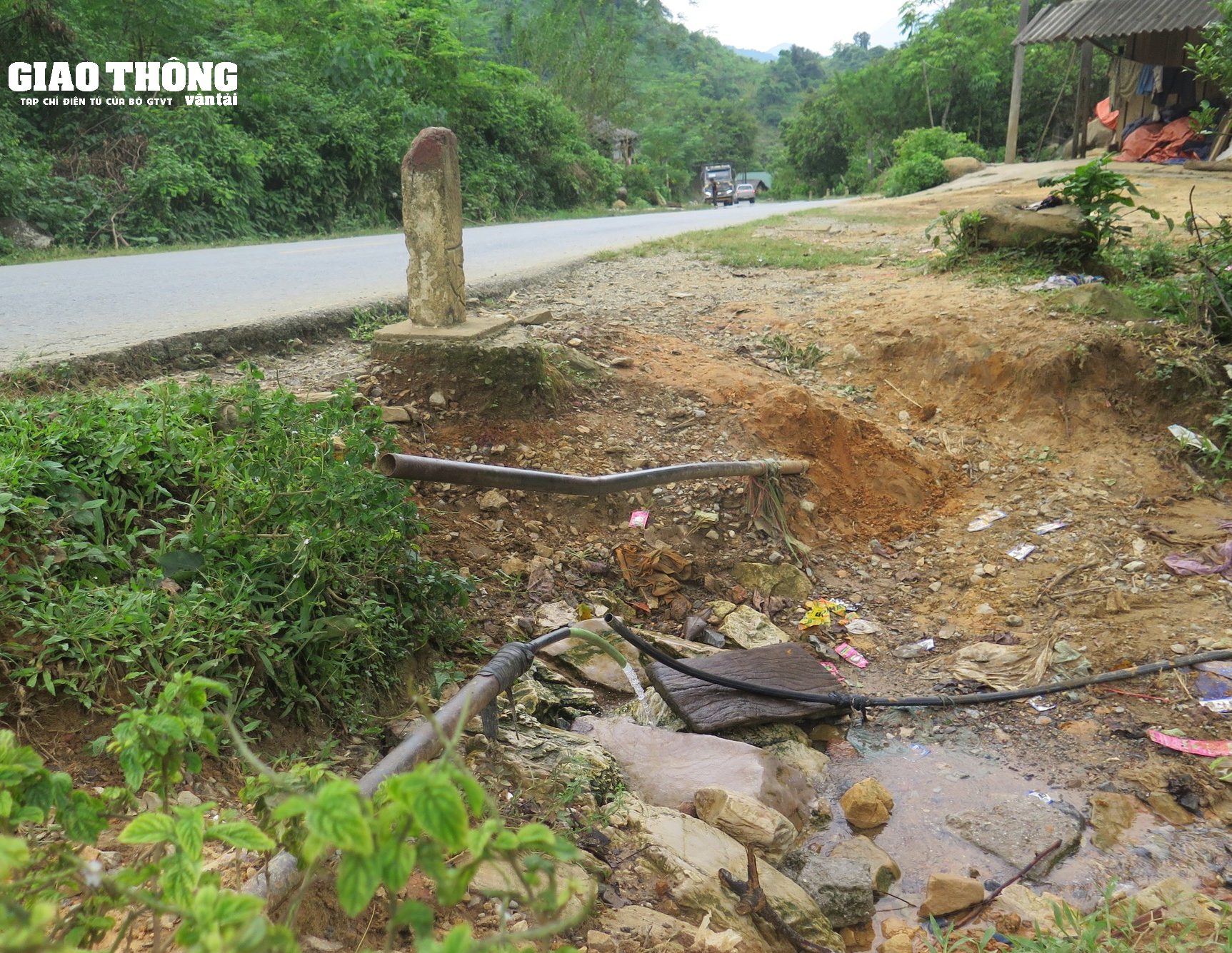 Dấu hiệu bảo trì kém chất lượng nhiều vị trí trên Quốc lộ 4D và 32 qua Lai Châu - Ảnh 1.