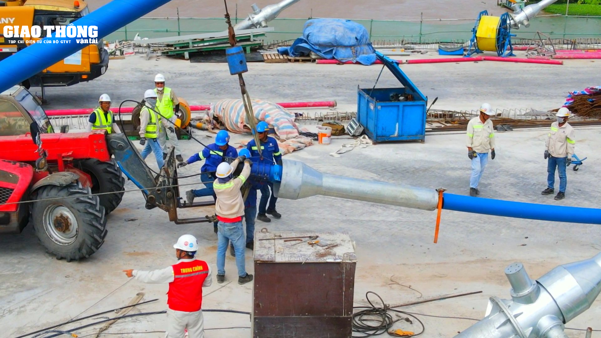 Lên dây văng cuối cùng cho cầu Mỹ Thuận 2 - Ảnh 6.