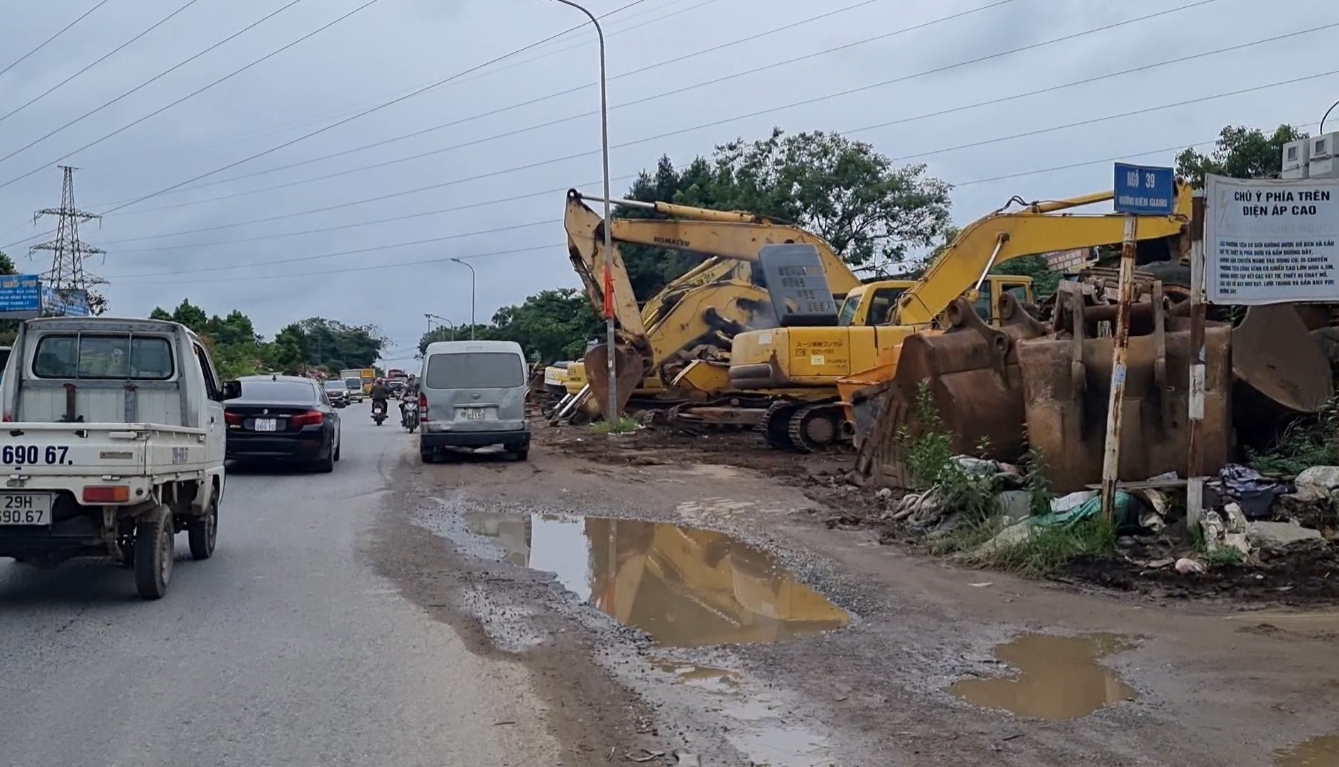 Hà Nội: Nhức nhối vi phạm hành lang đường bộ trên Quốc lộ 6- Ảnh 12.