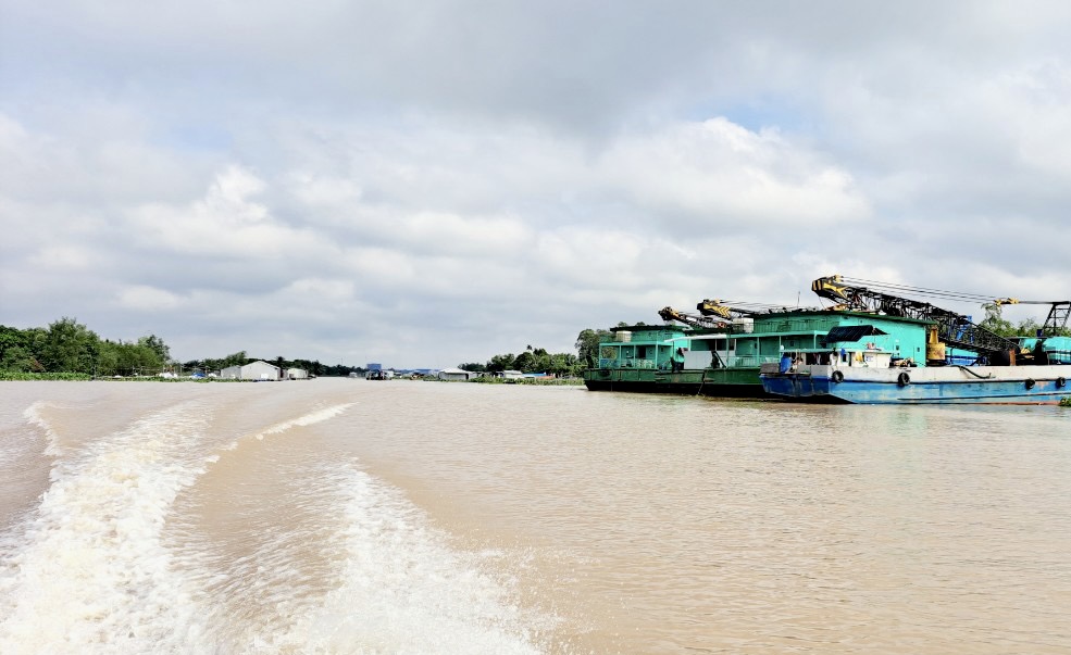 Bàn giao mỏ cát đầu tiền cho nhà thầu thi công cao tốc Cần Thơ - Cà Mau - Ảnh 3.