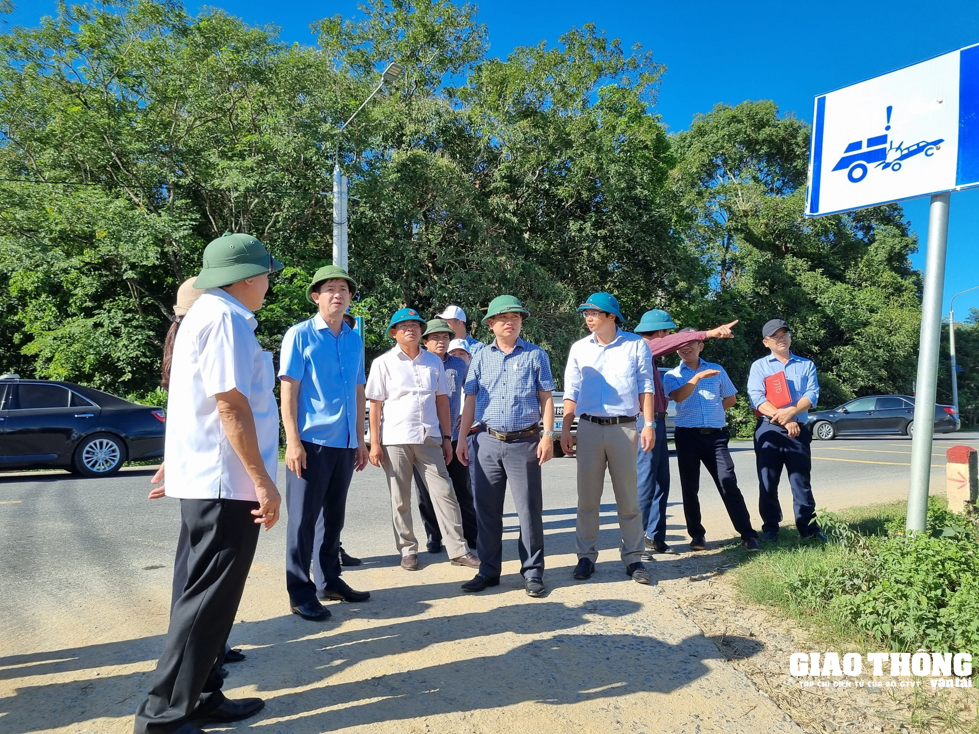 Đẩy nhanh tiến độ GPMB cao tốc Vạn Ninh - Cam Lộ qua địa bàn Quảng Trị - Ảnh 2.