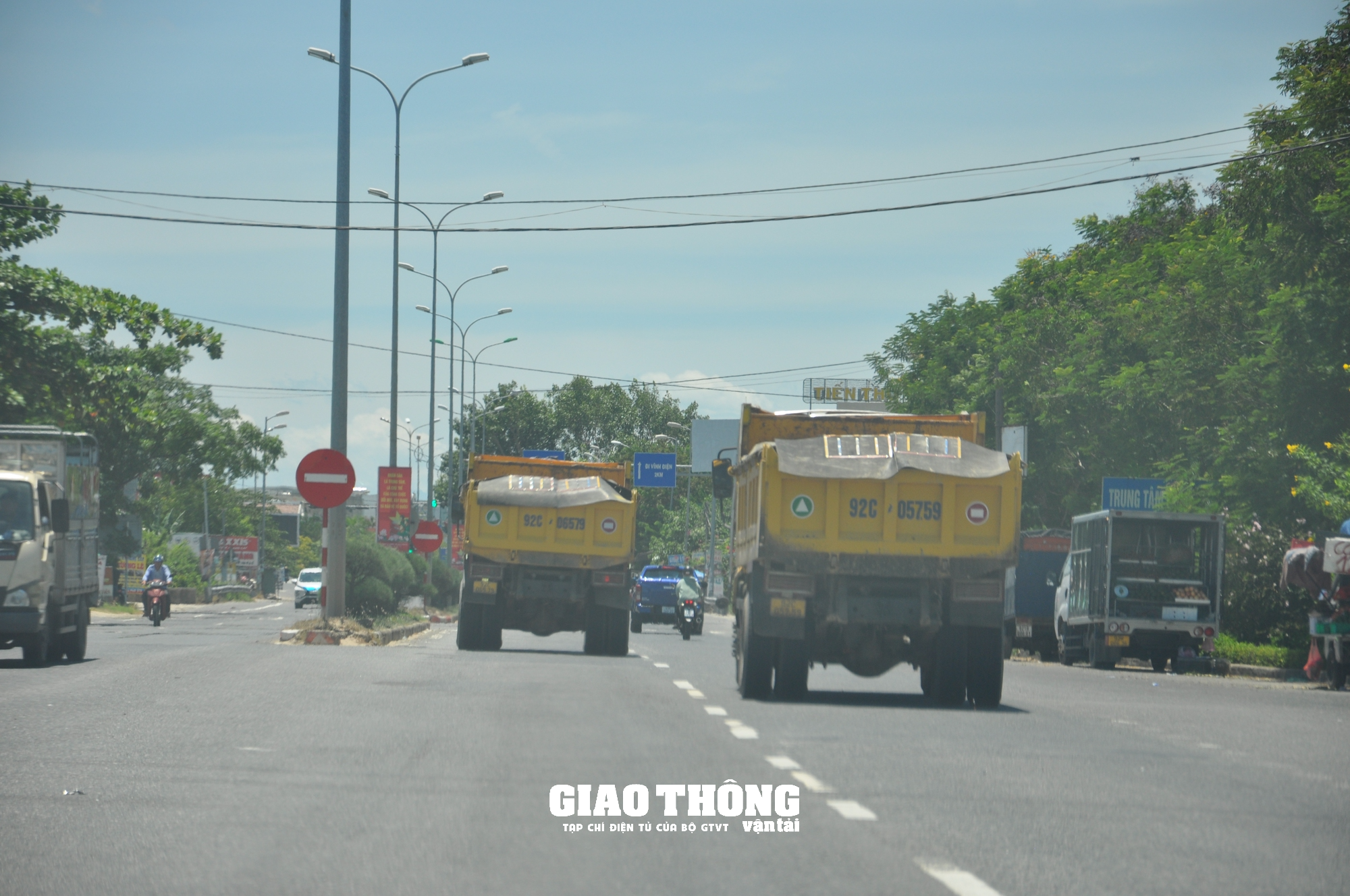 CSGT Điện Bàn tăng cường xử lý xe quá tải, bảo vệ kết cấu hạ tầng giao thông - Ảnh 3.