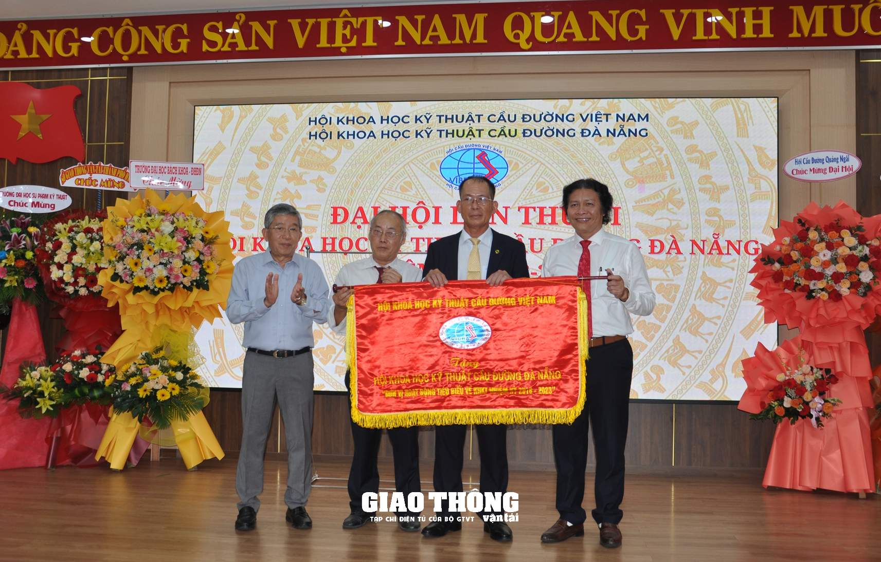 Hội KHKT Cầu đường Đà Nẵng - Ảnh 1.